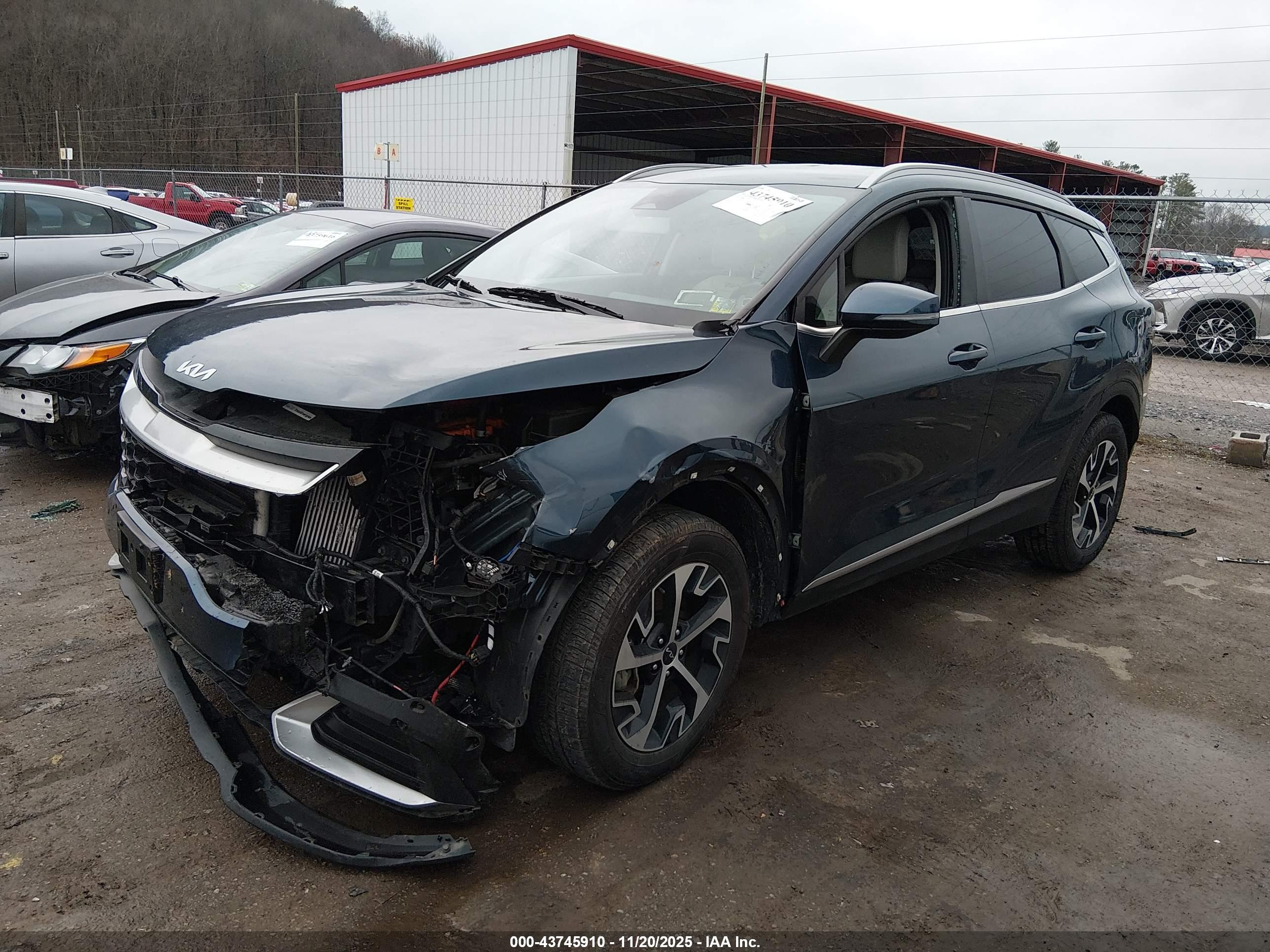 KIA SPORTAGE image 2