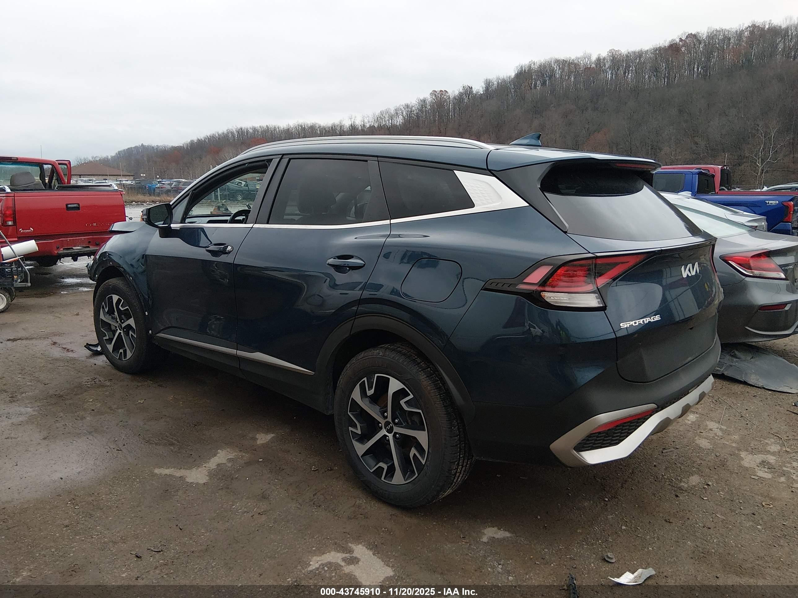 KIA SPORTAGE image 3