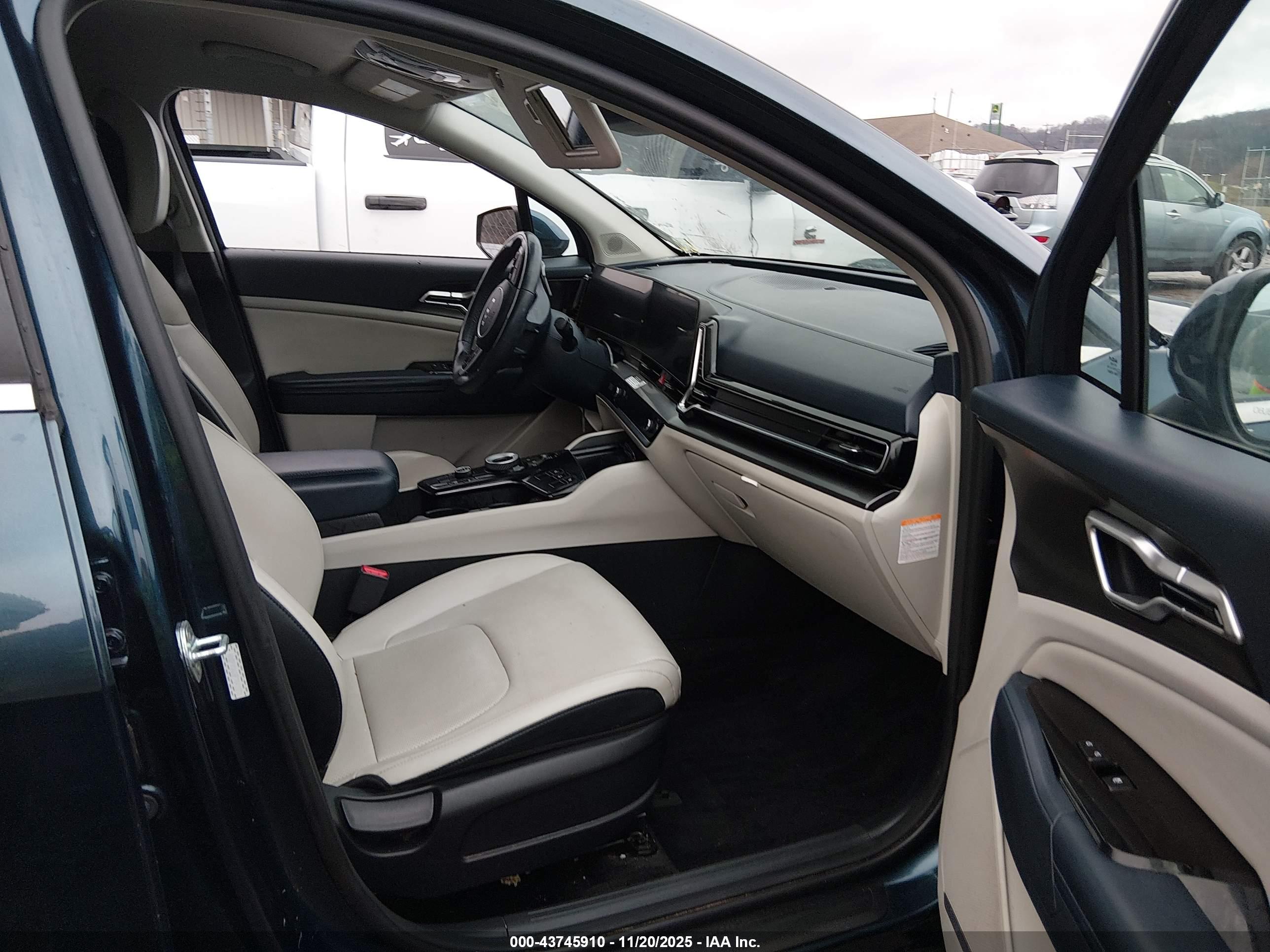 KIA SPORTAGE image 5