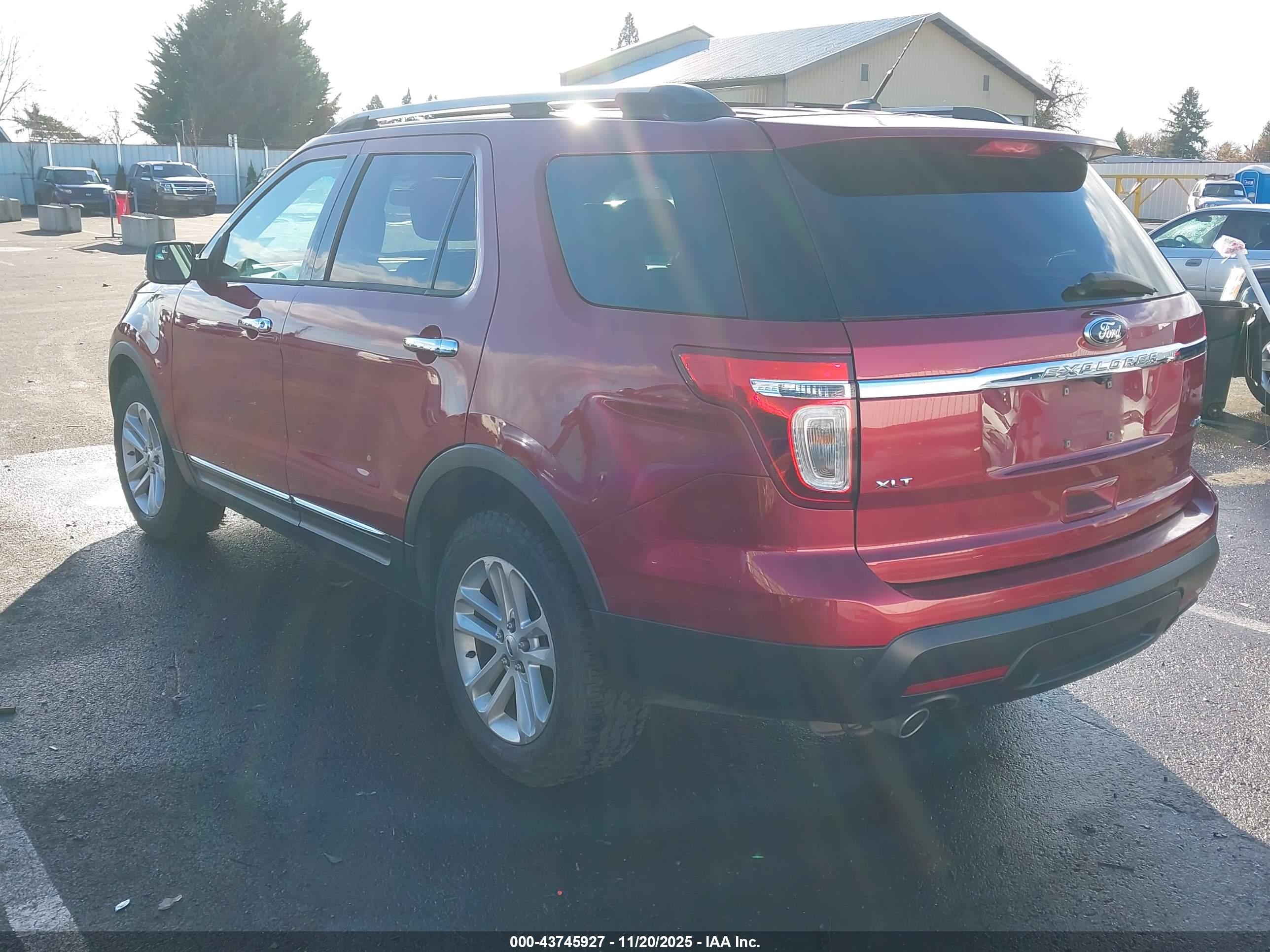FORD EXPLORER image 3