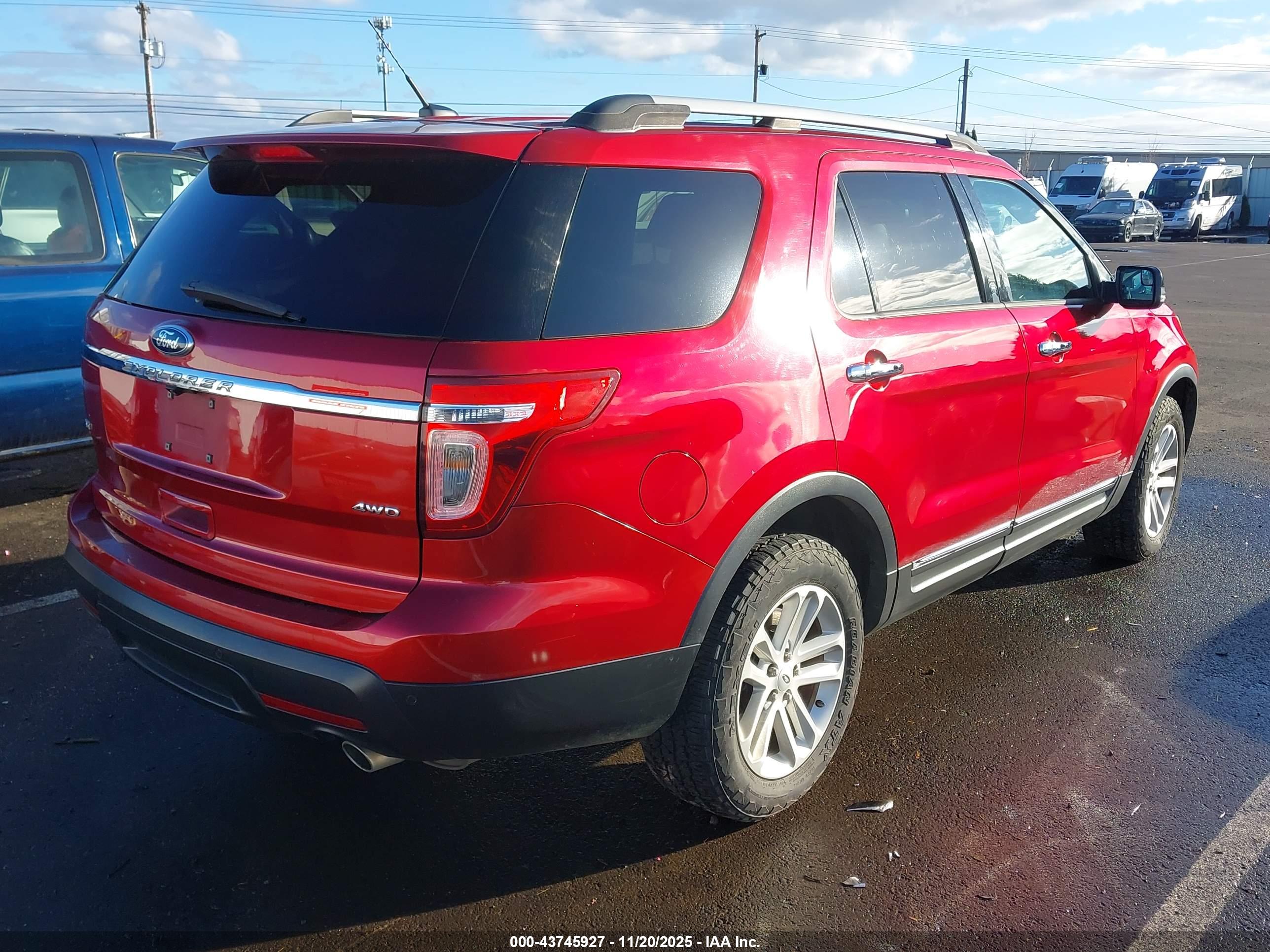 FORD EXPLORER image 4