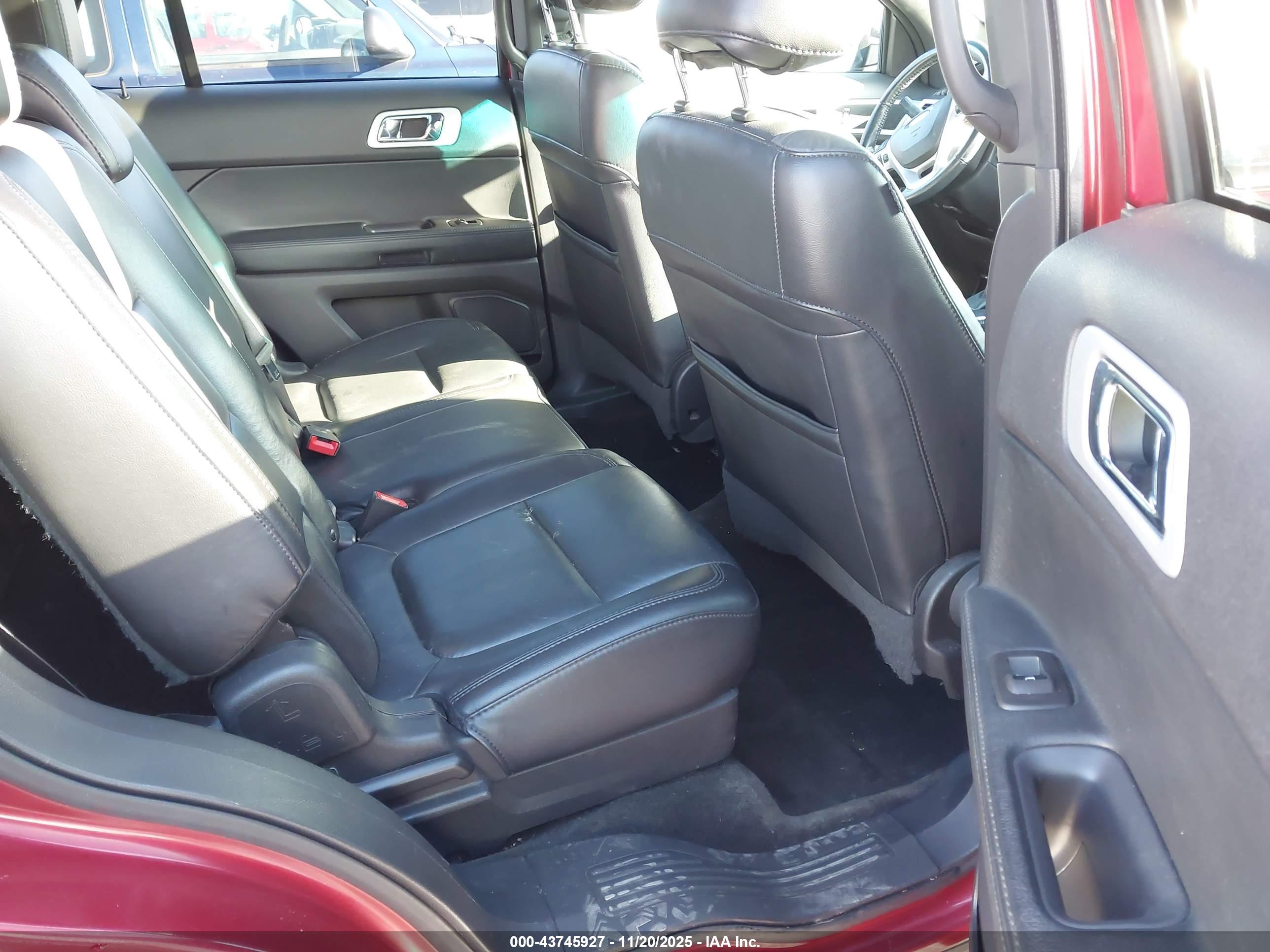 FORD EXPLORER image 8