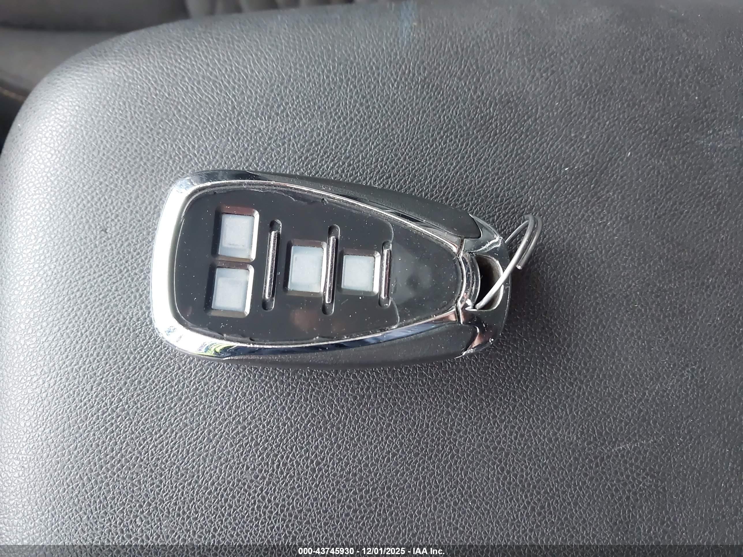 CHEVROLET EQUINOX image 11