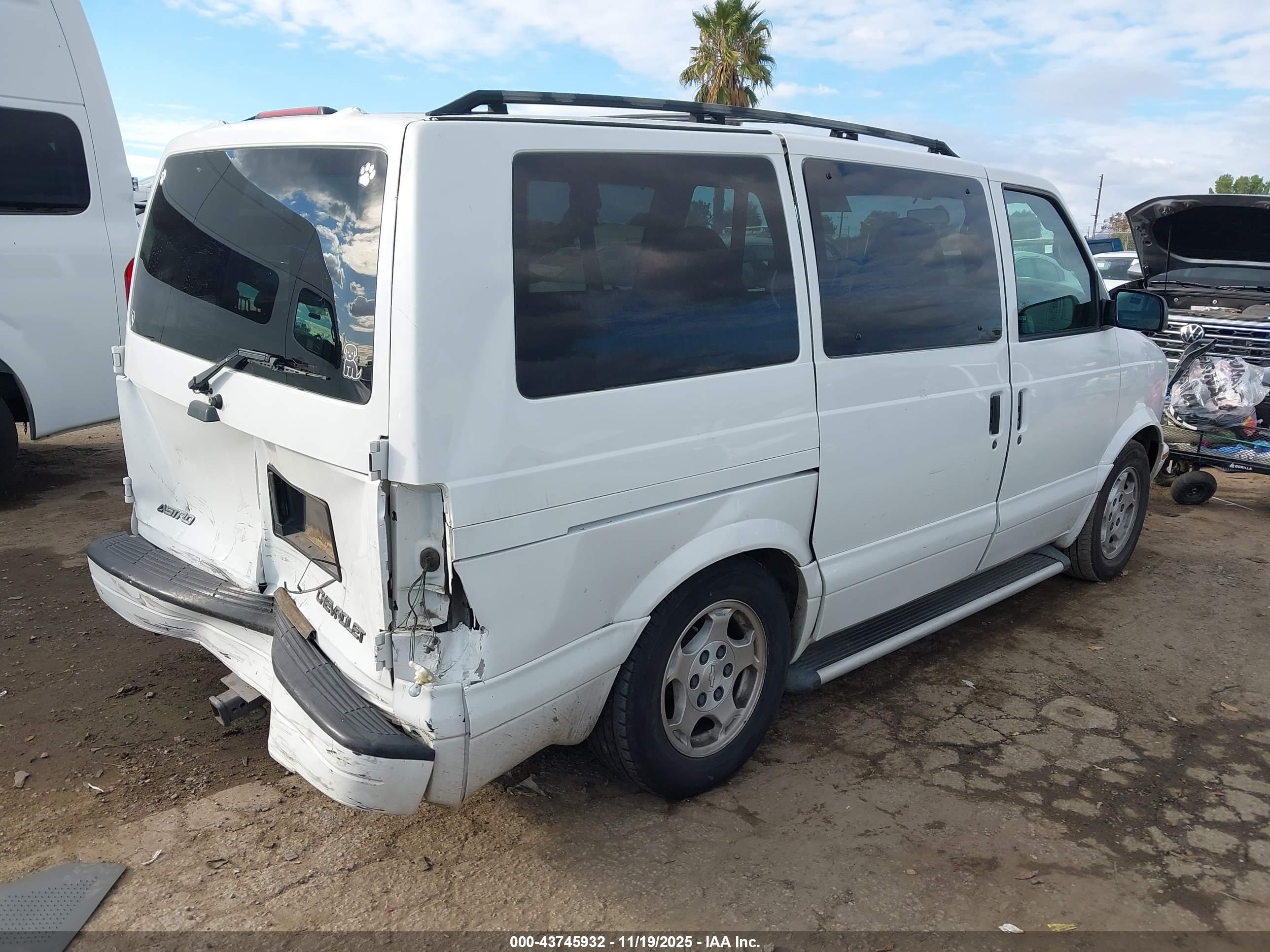 CHEVROLET ASTRO image 4