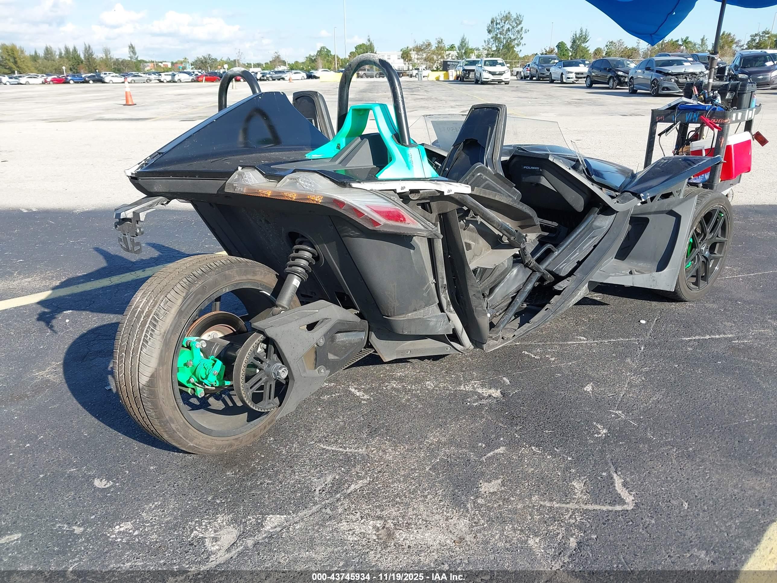 POLARIS SLINGSHOT image 4