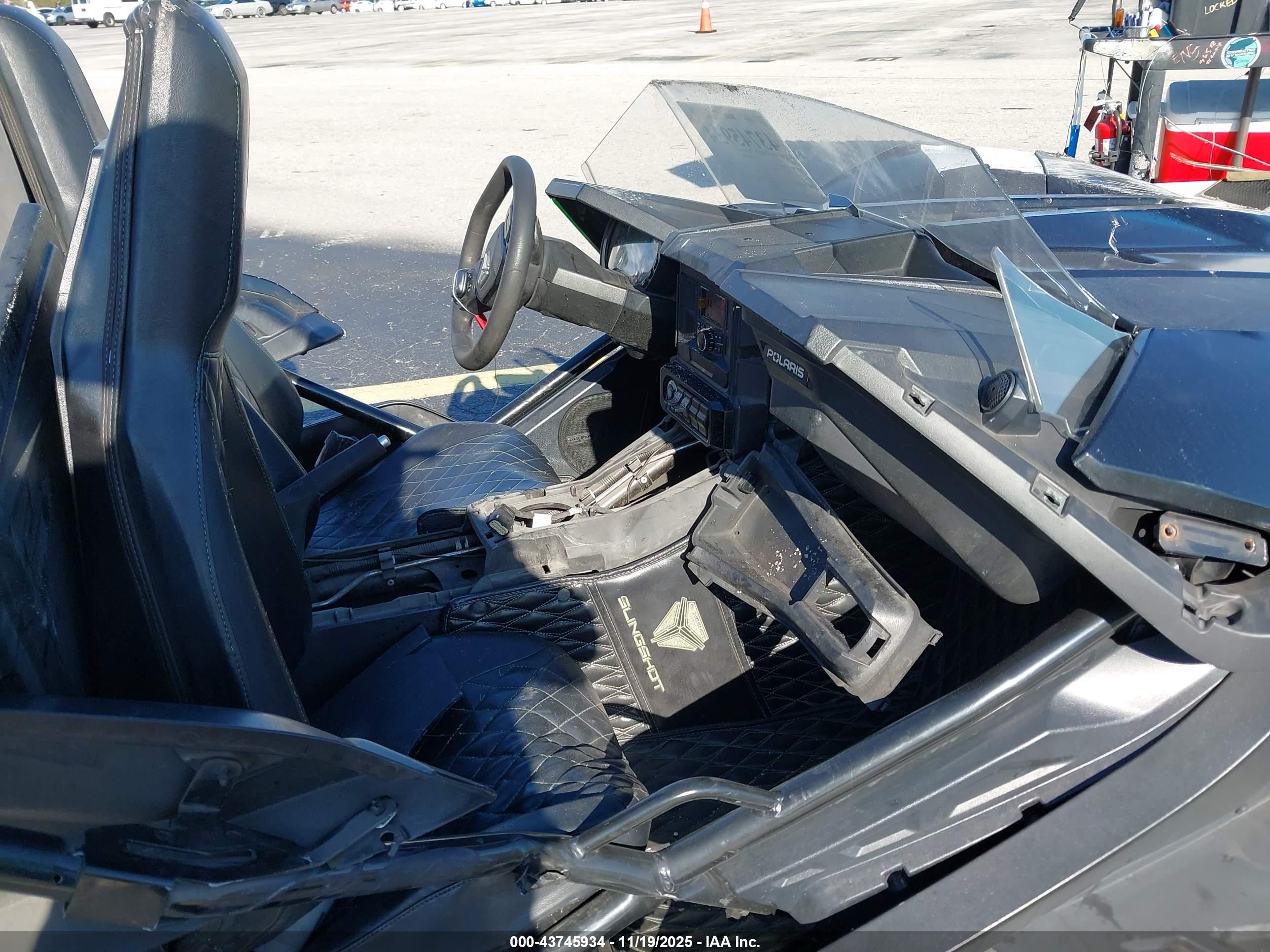 POLARIS SLINGSHOT image 5