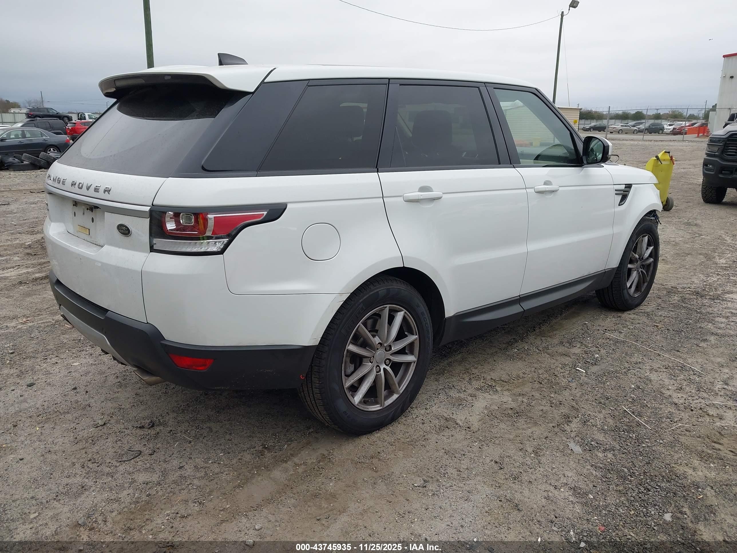 LAND ROVER image 4