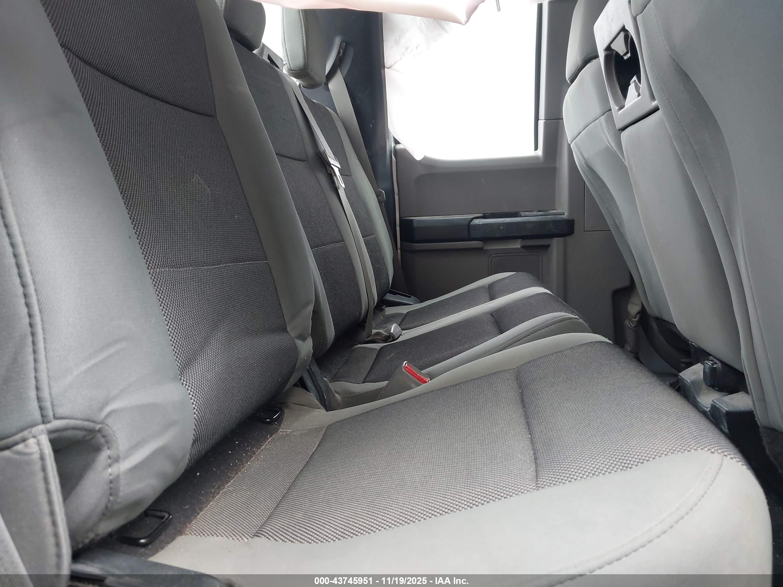 FORD F-150 image 8
