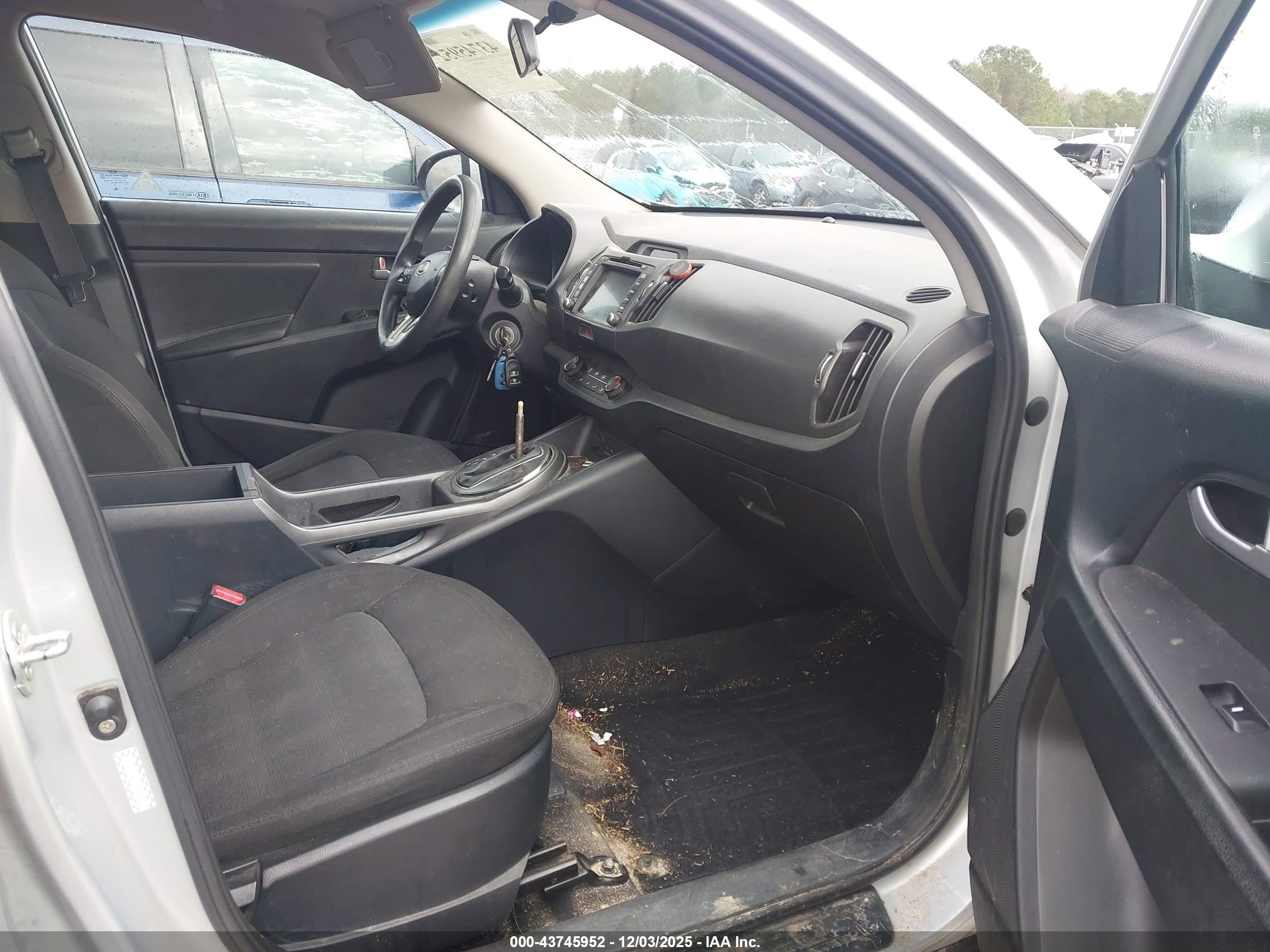 KIA SPORTAGE image 5