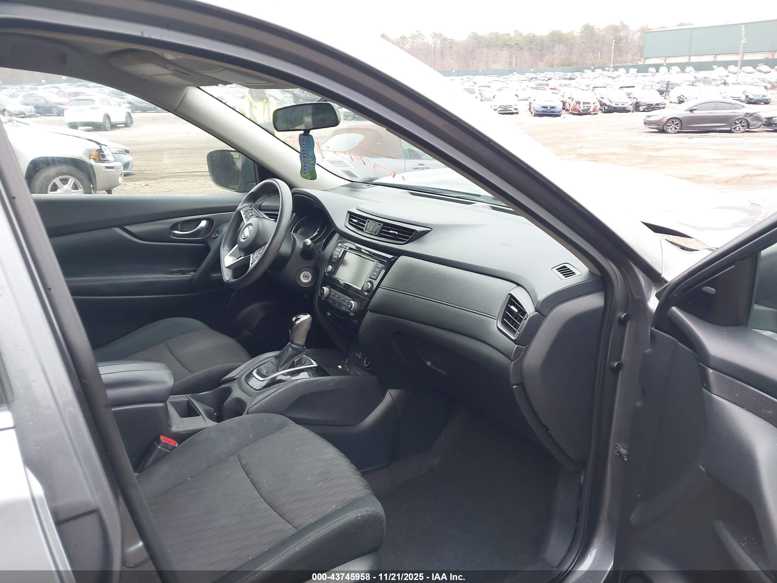 NISSAN ROGUE image 5
