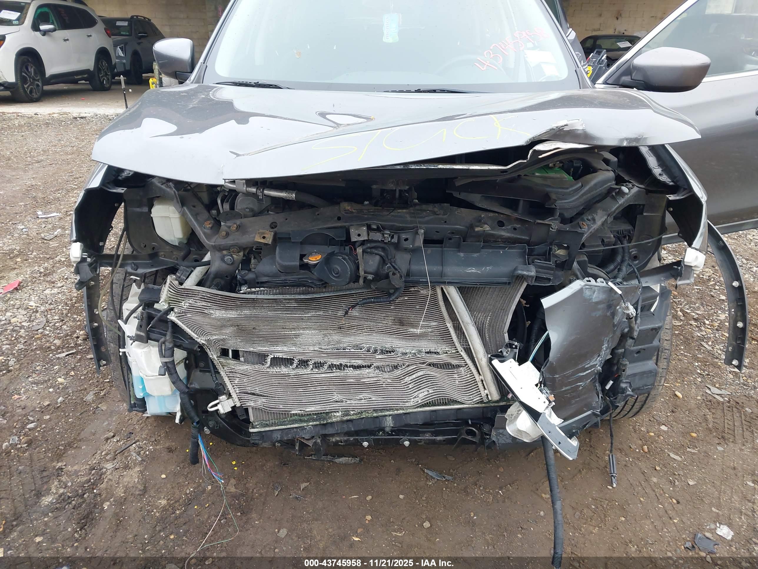 NISSAN ROGUE image 6