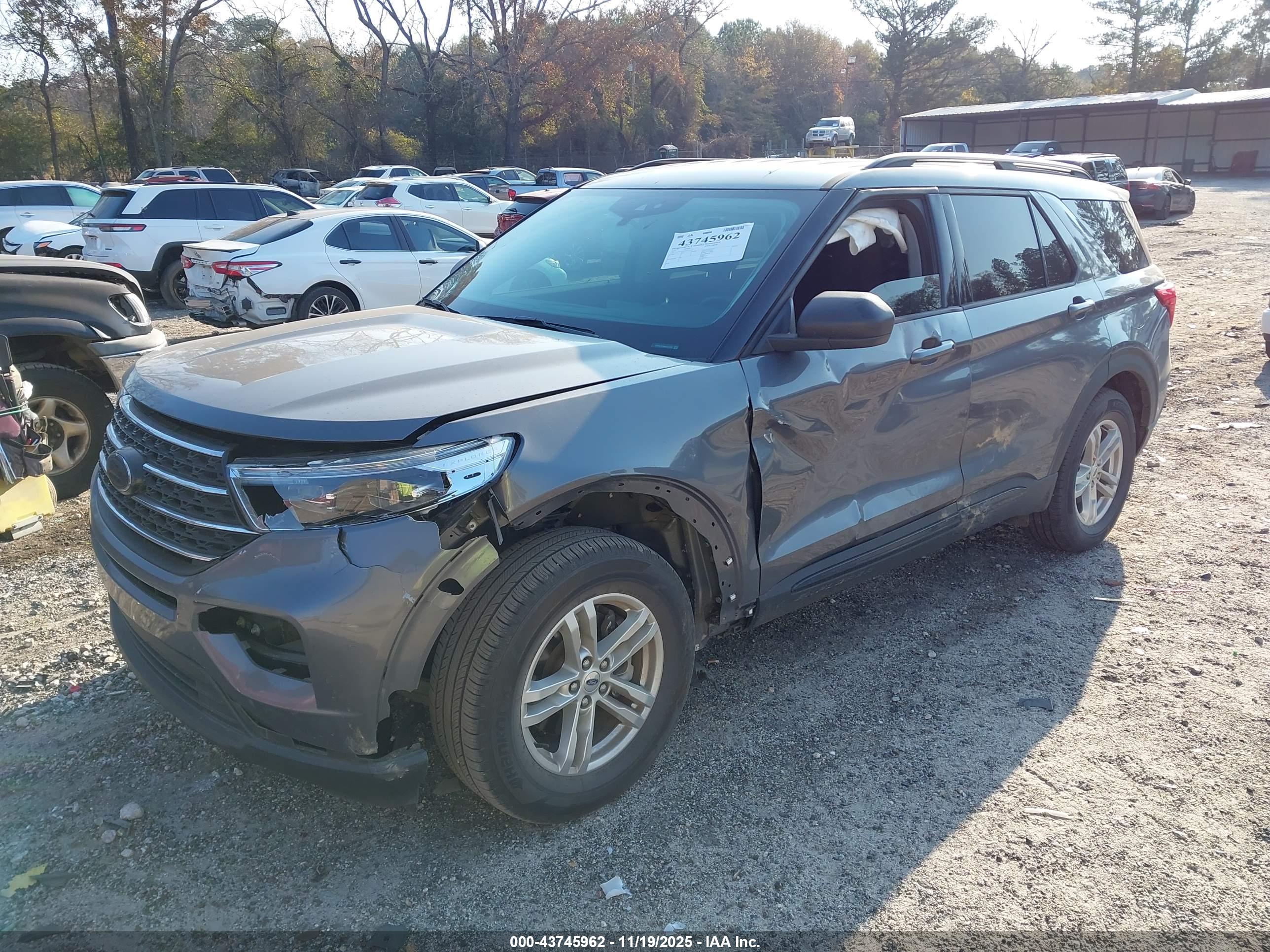 FORD EXPLORER image 2