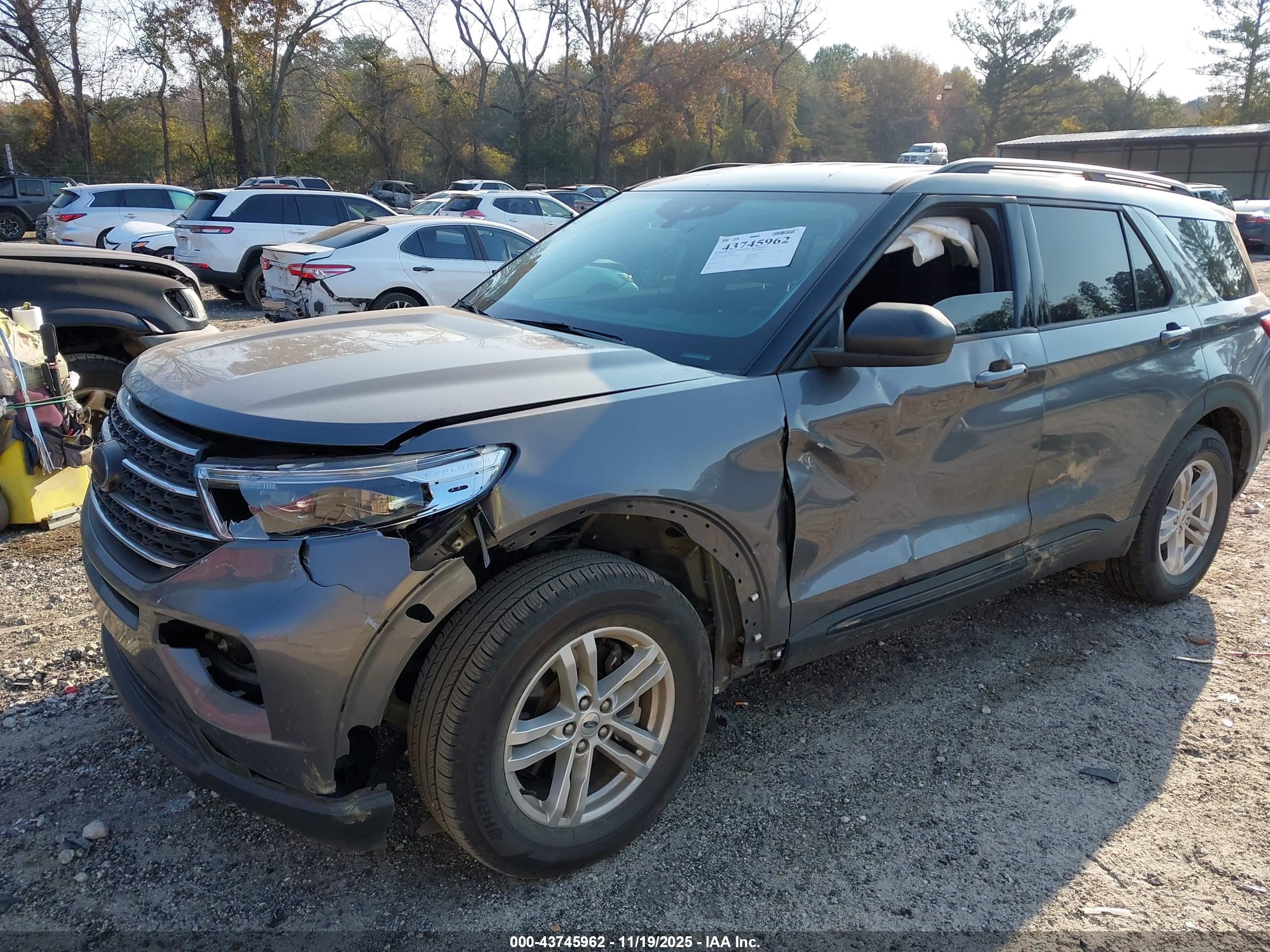 FORD EXPLORER image 6