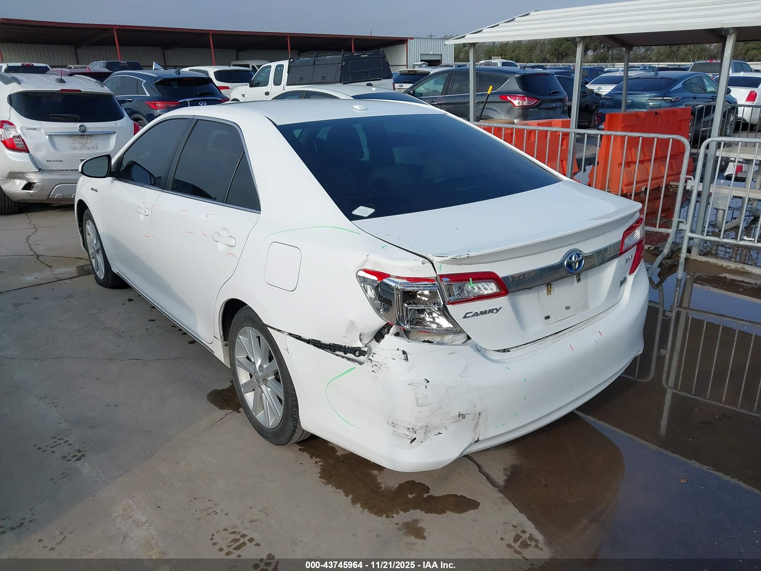 TOYOTA CAMRY image 3