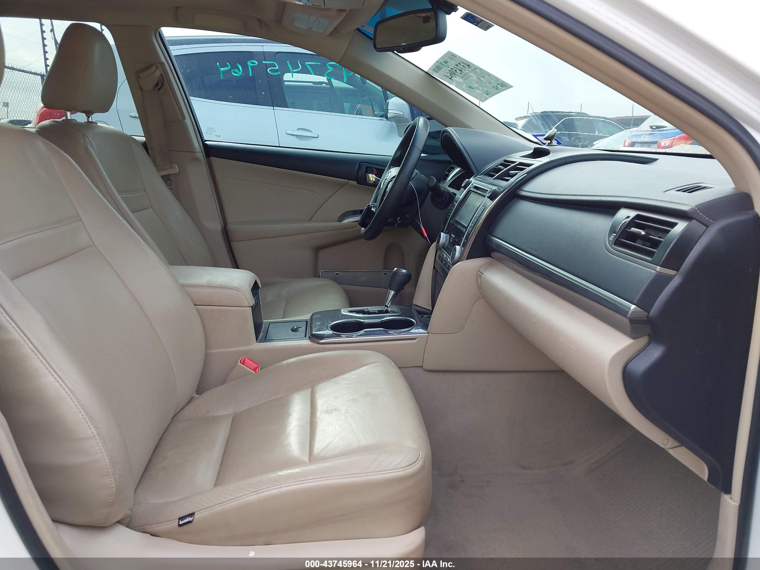 TOYOTA CAMRY image 5
