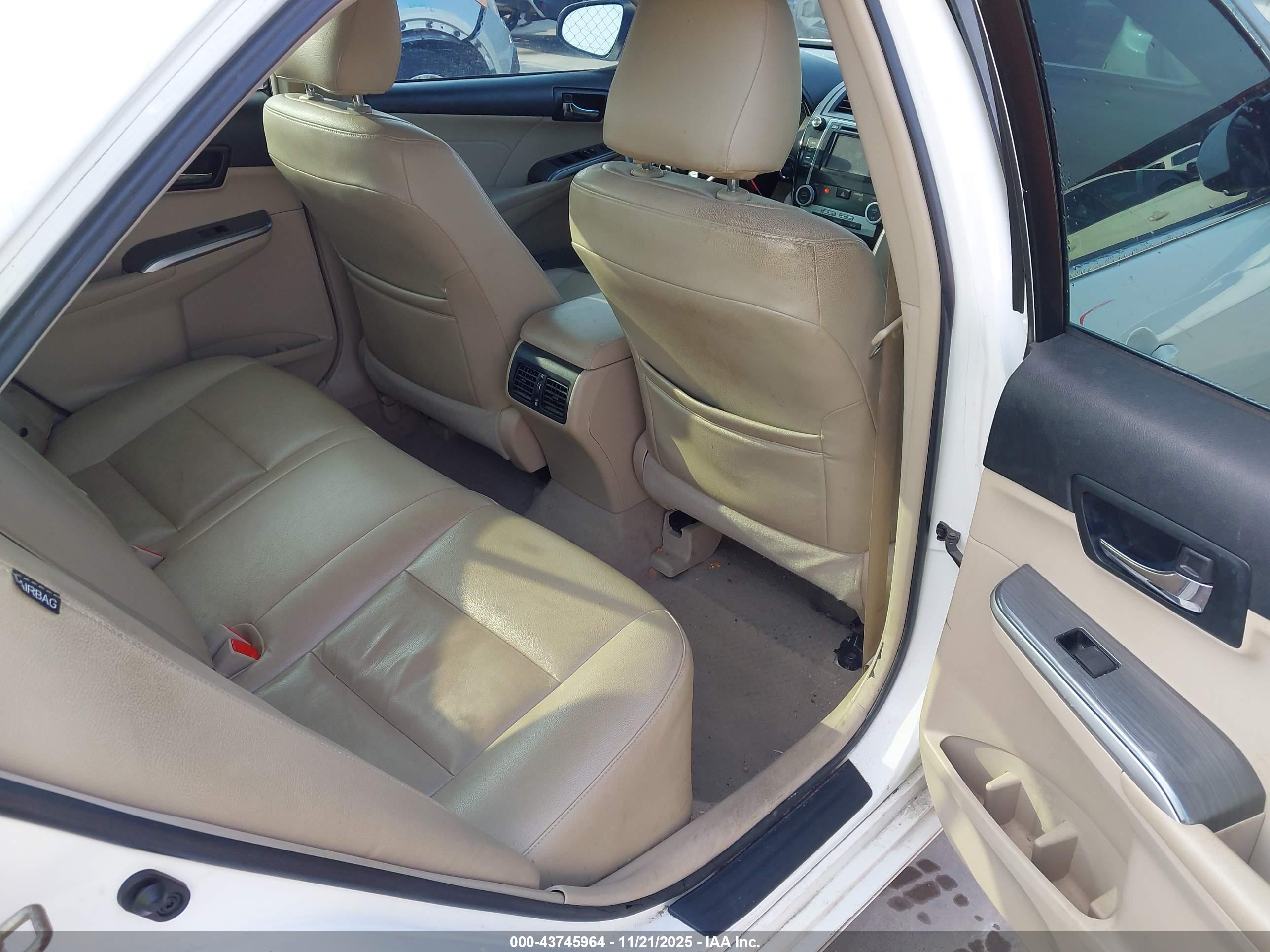TOYOTA CAMRY image 8