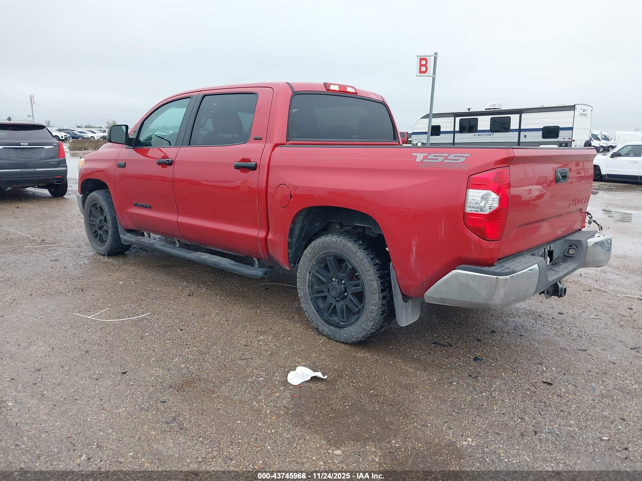 TOYOTA TUNDRA image 3