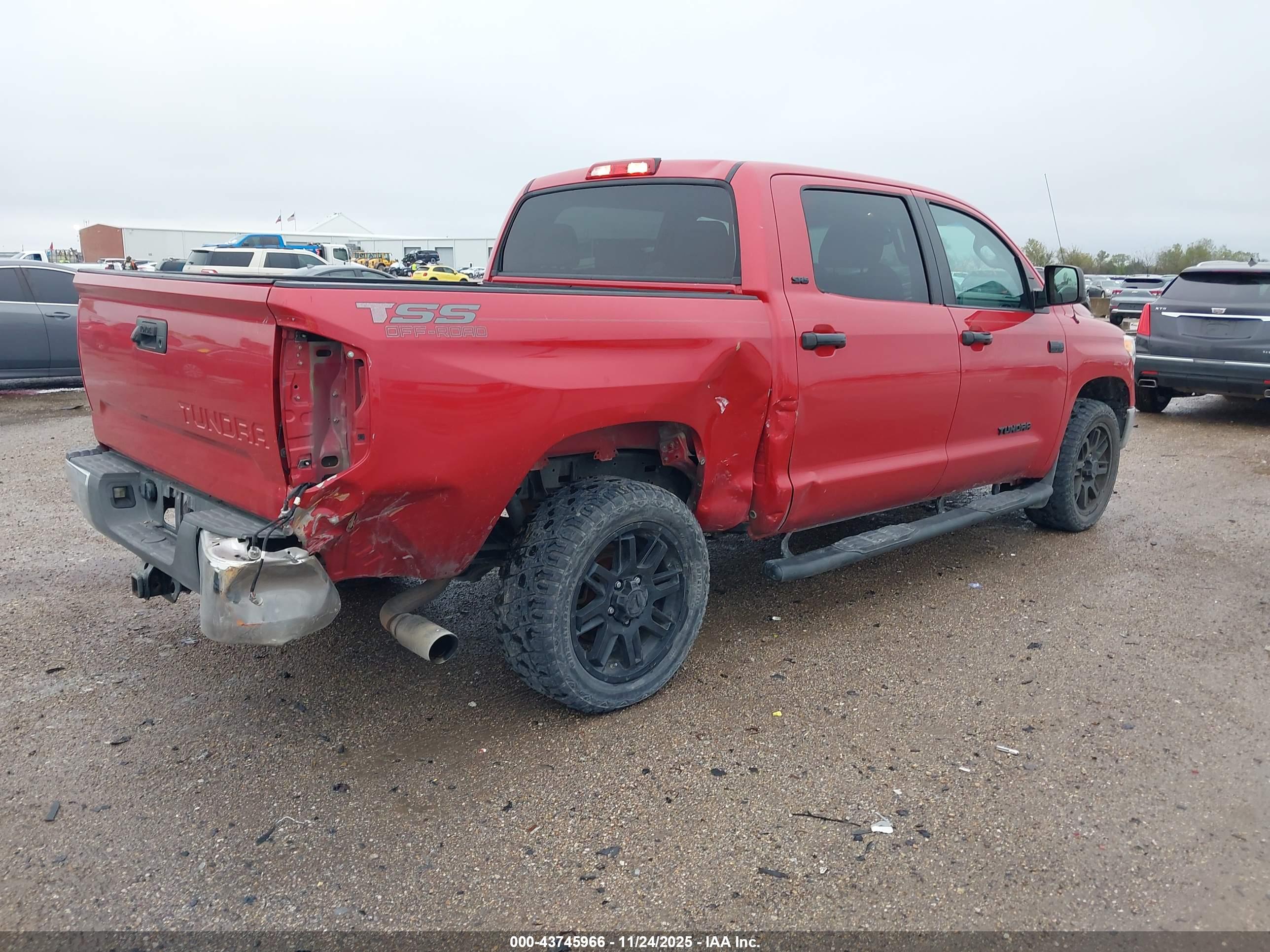 TOYOTA TUNDRA image 4