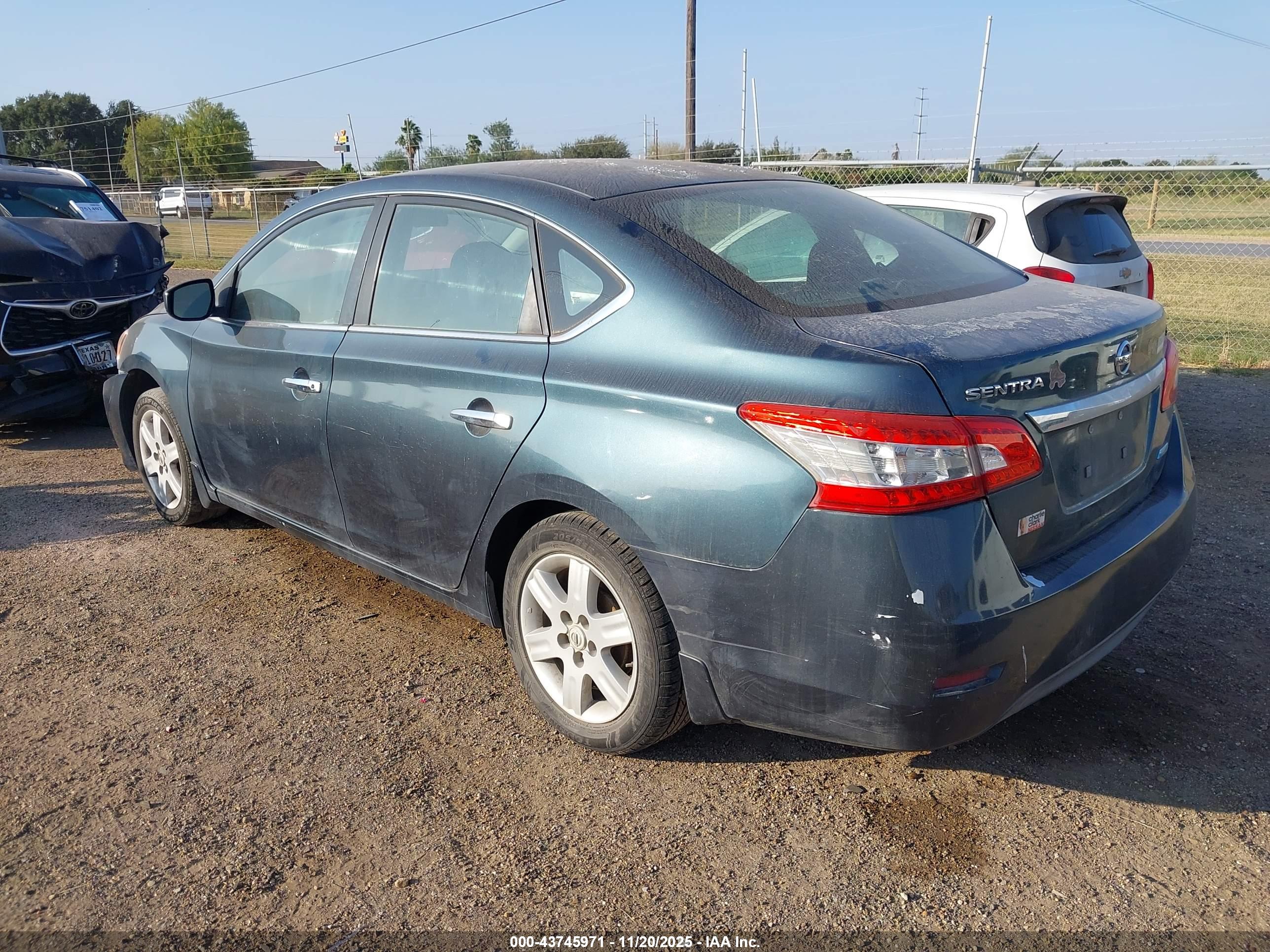 NISSAN SENTRA image 3