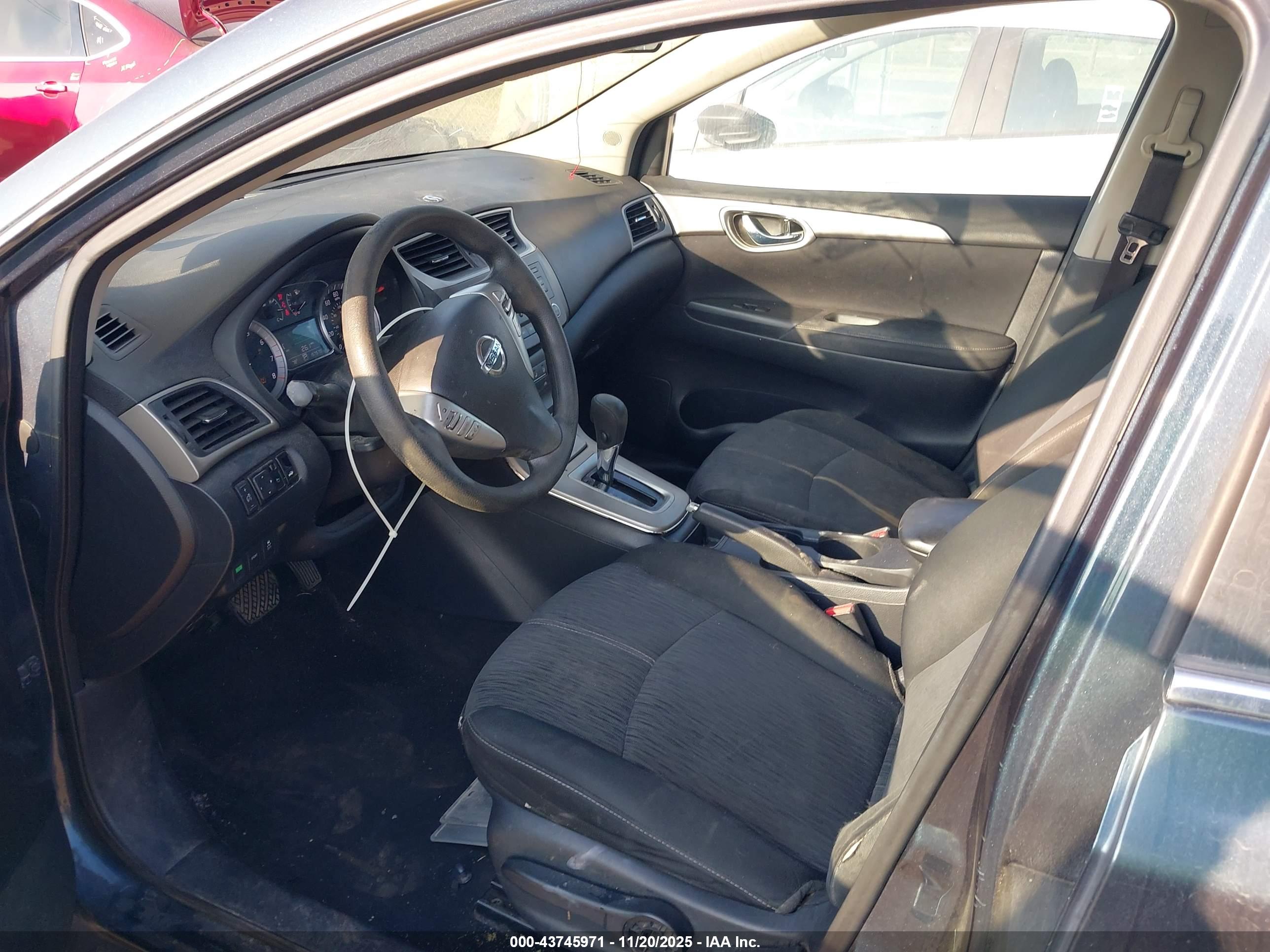 NISSAN SENTRA image 5