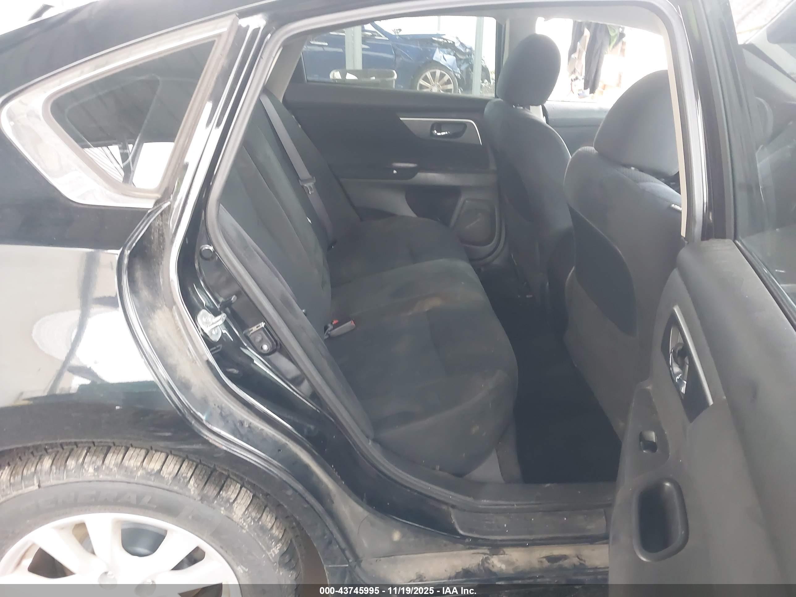 NISSAN ALTIMA image 8