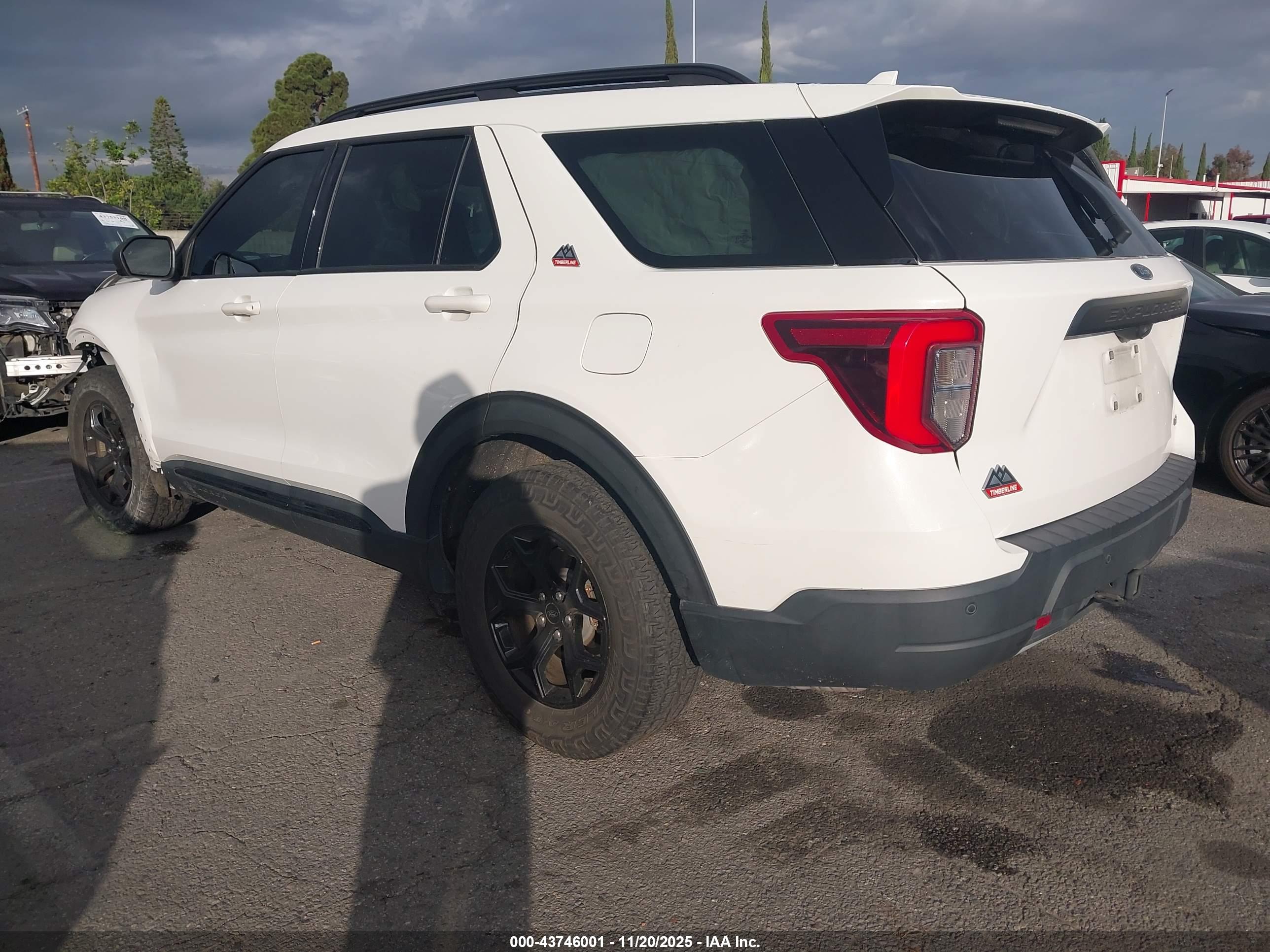 FORD EXPLORER image 3