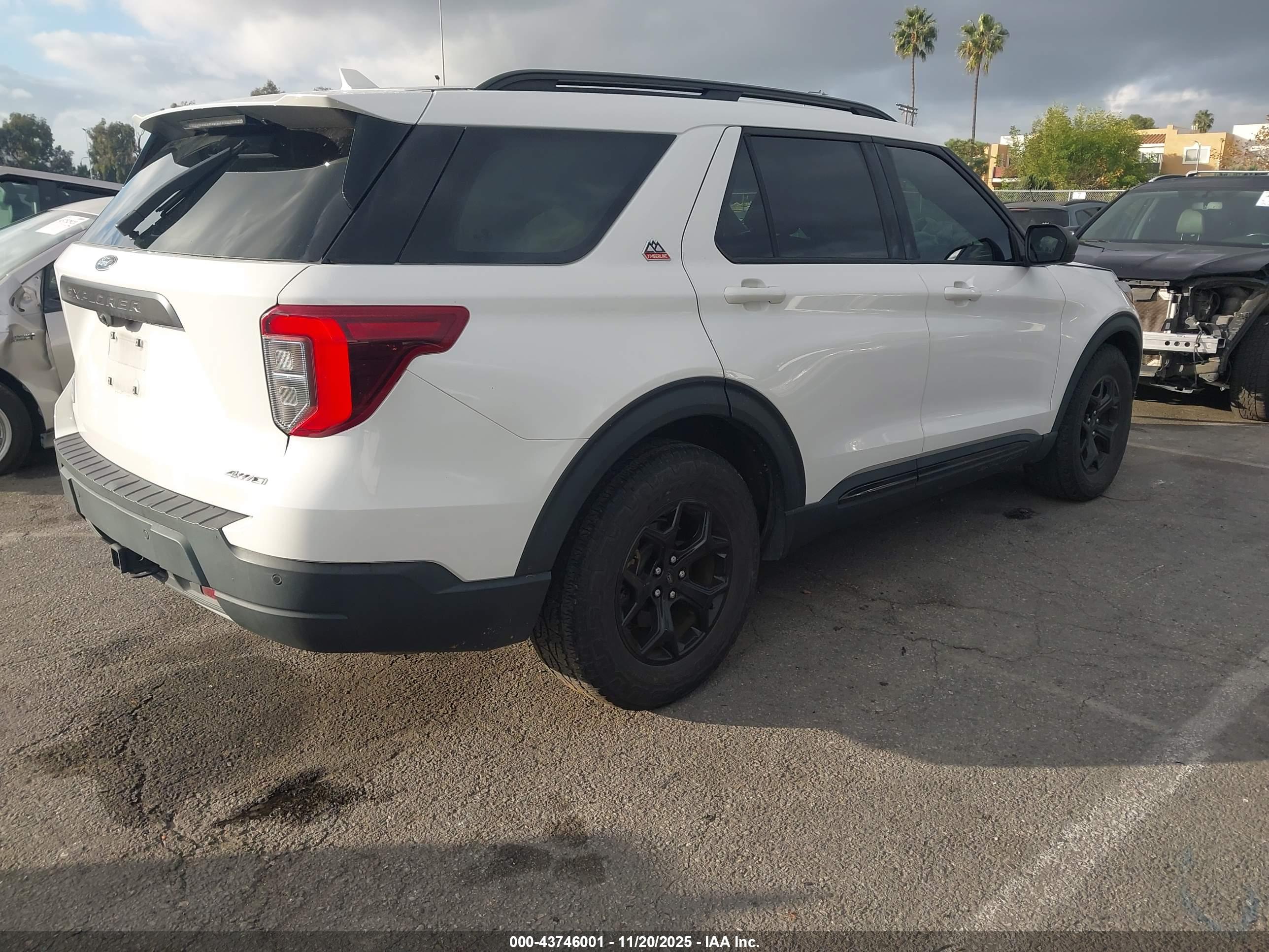 FORD EXPLORER image 4