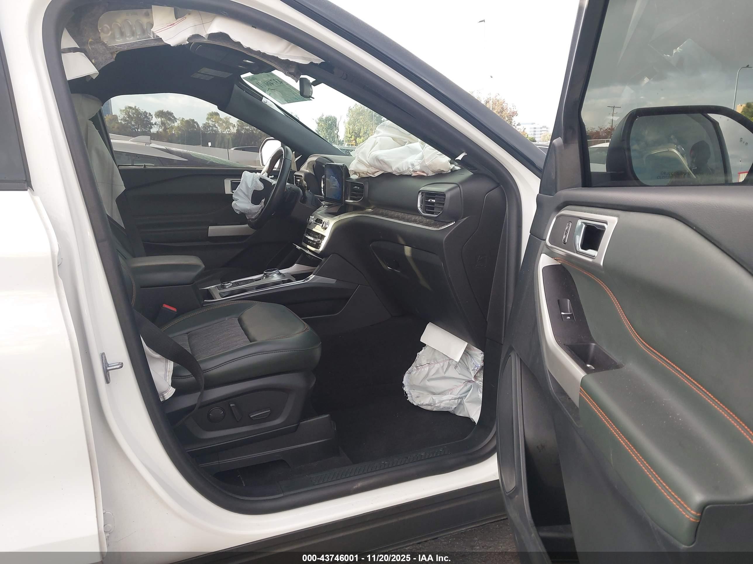 FORD EXPLORER image 5