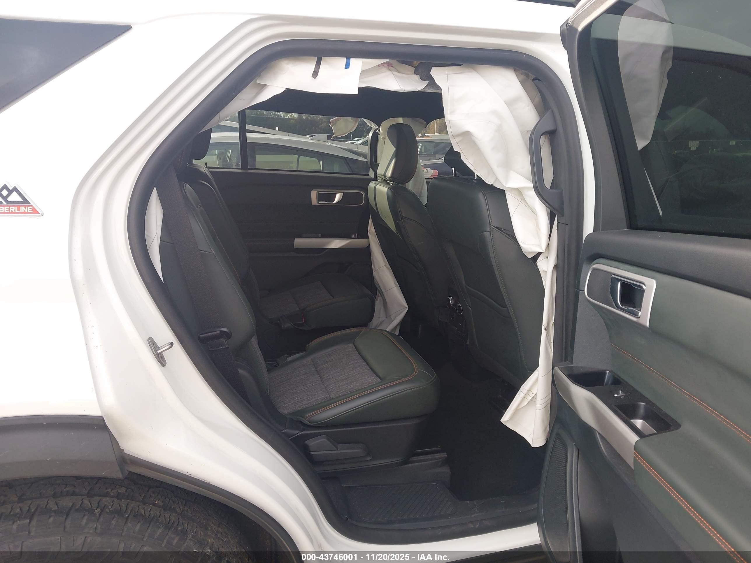 FORD EXPLORER image 8