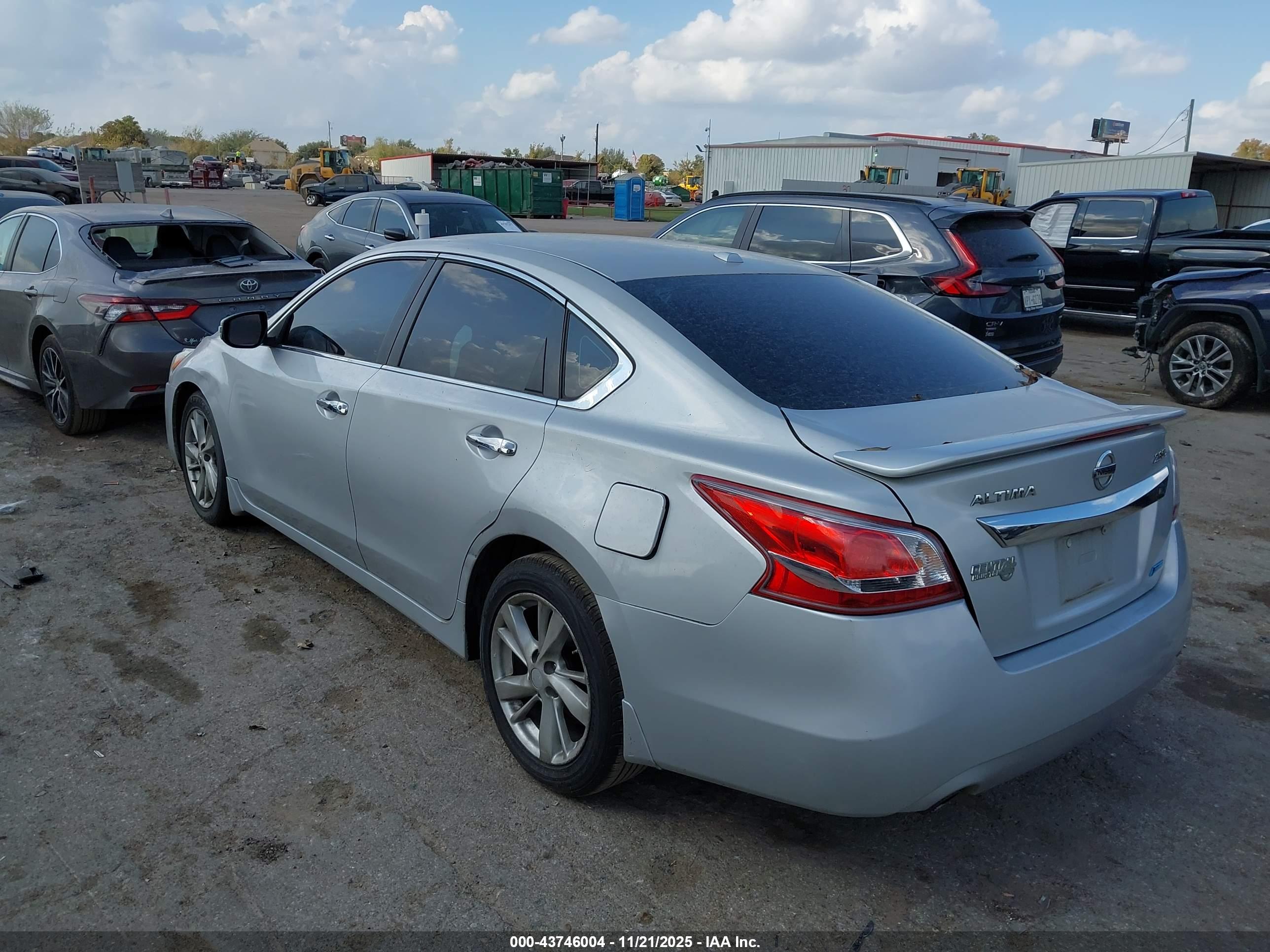 NISSAN ALTIMA image 3