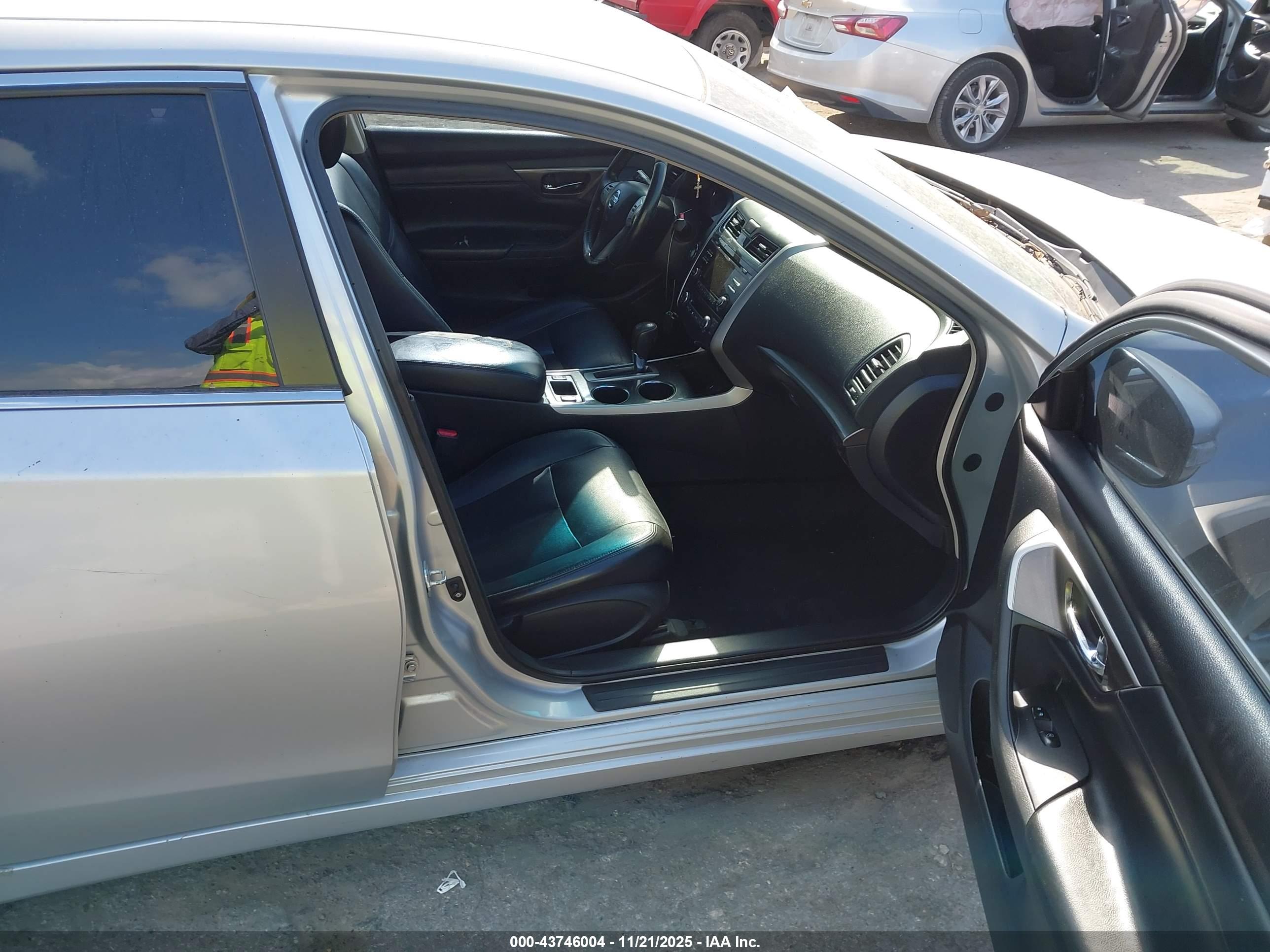 NISSAN ALTIMA image 5