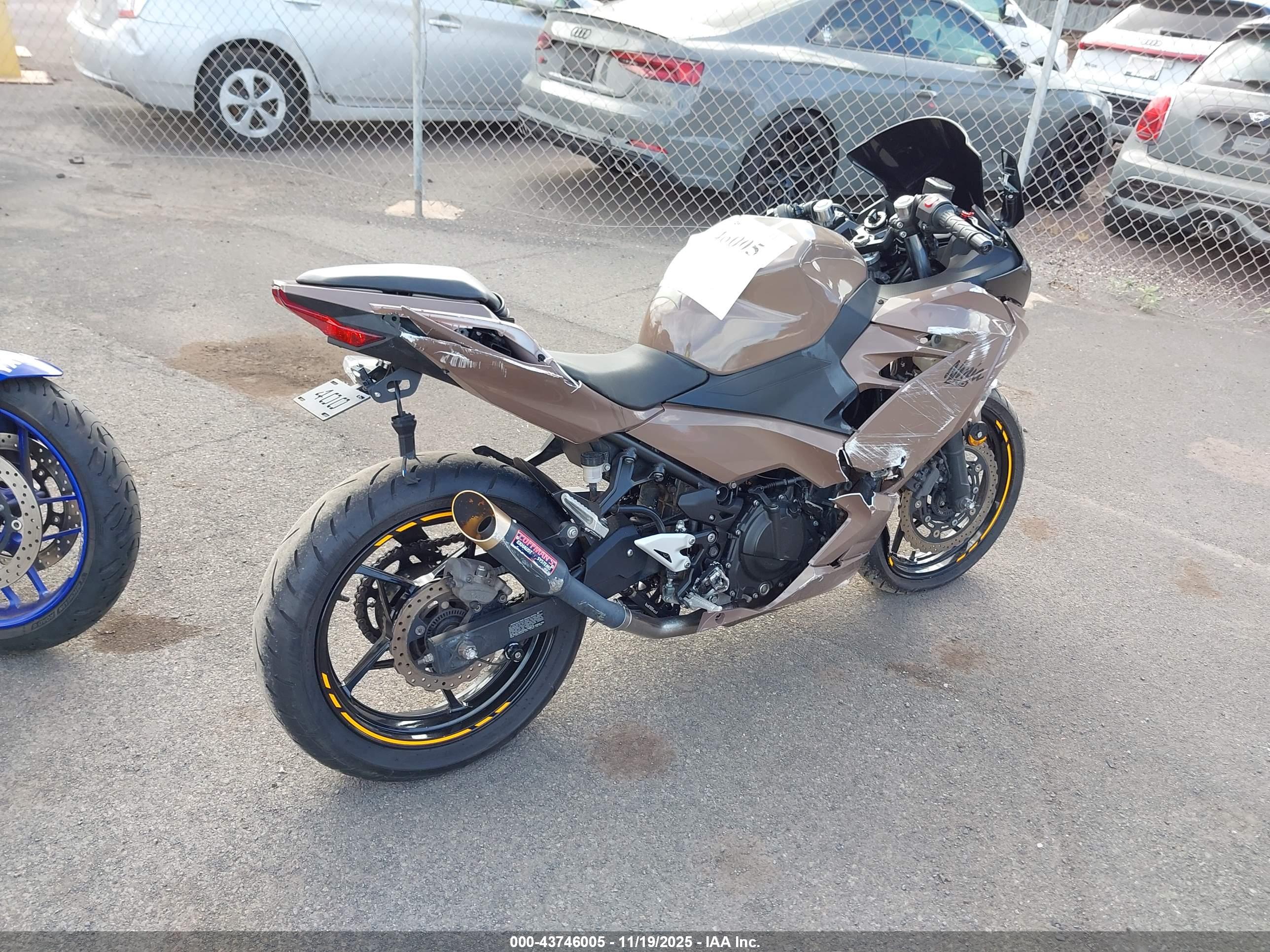 KAWASAKI EX400 image 4