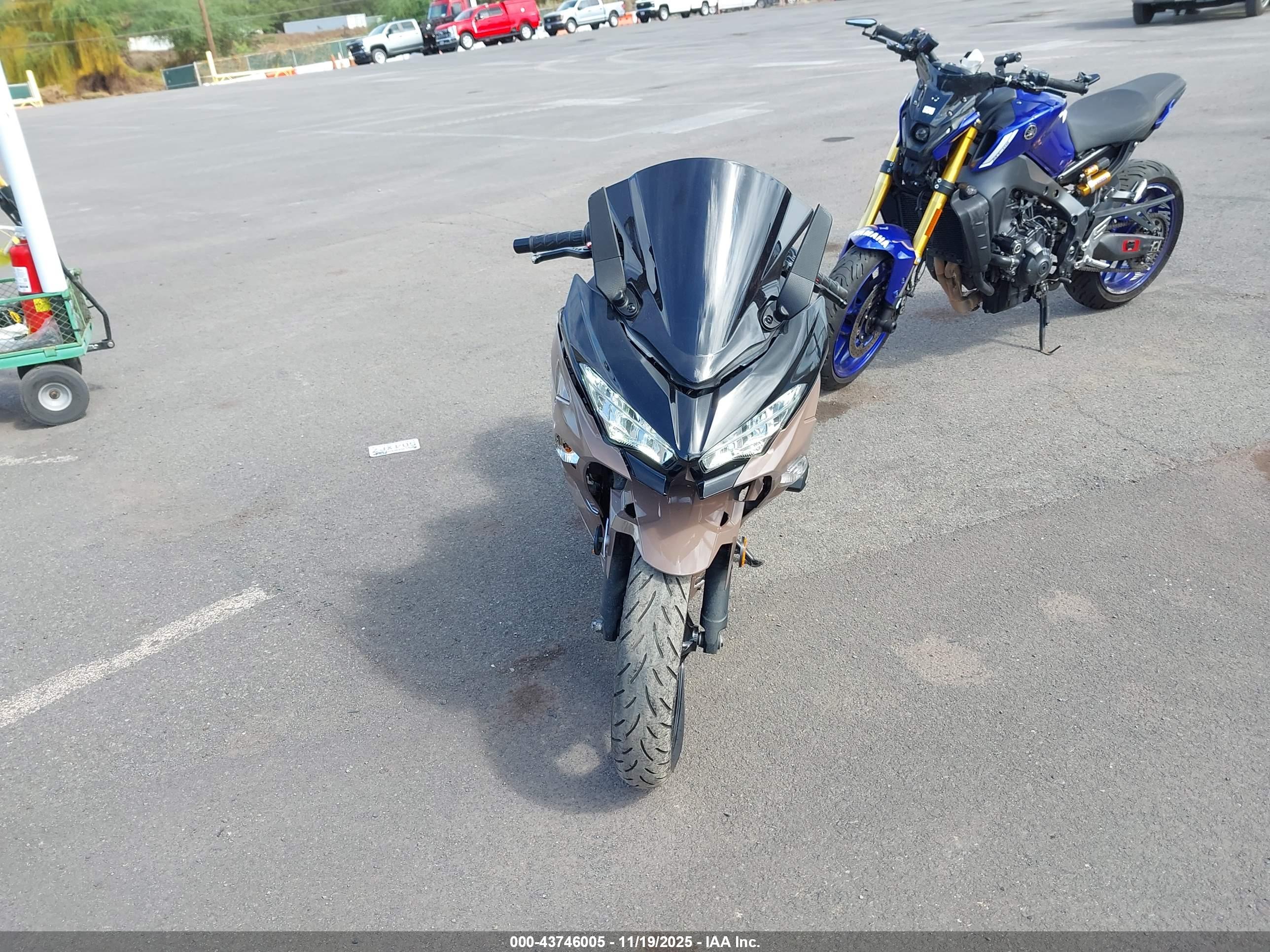 KAWASAKI EX400 image 5