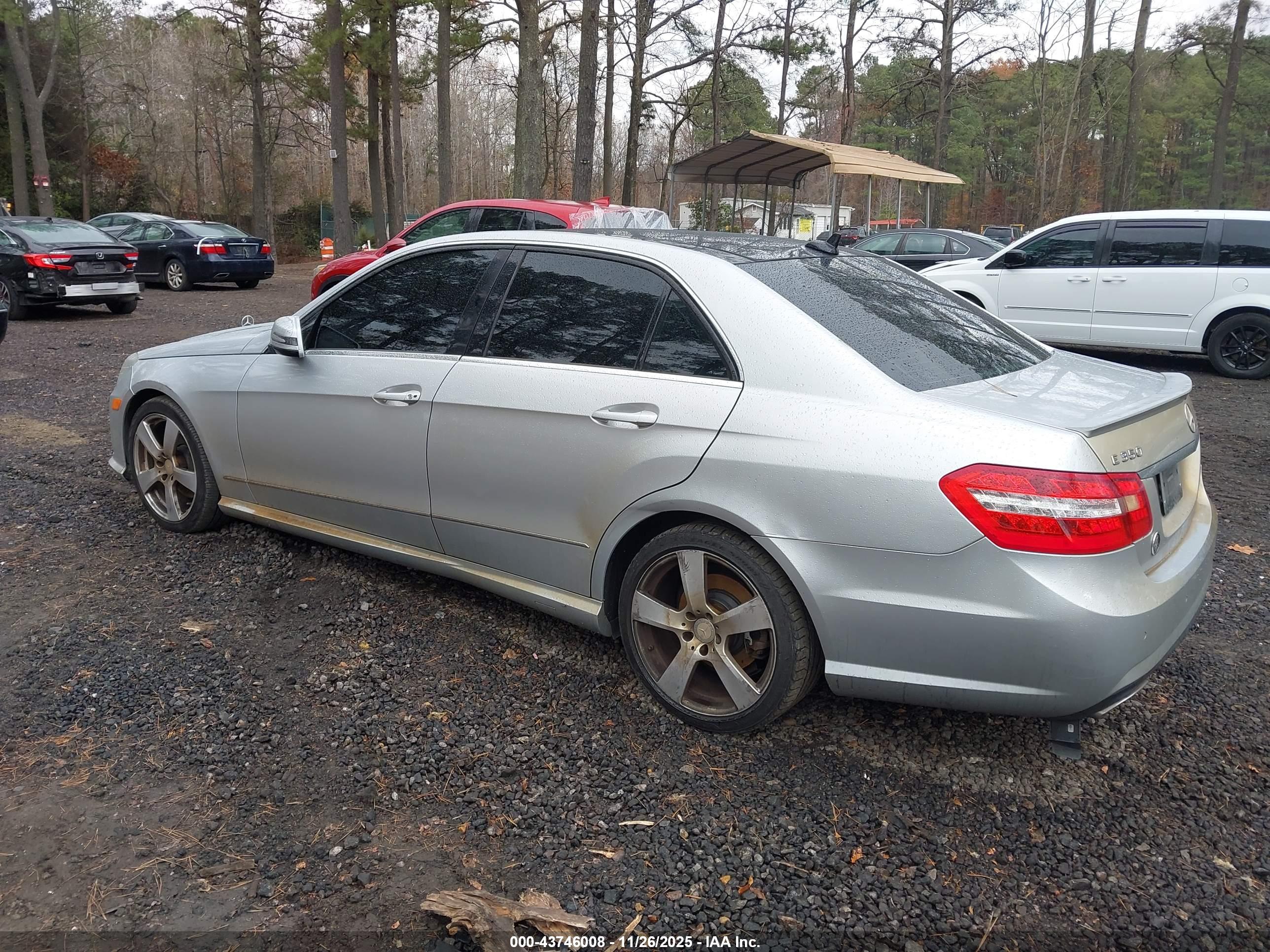 MERCEDES-BENZ E image 3