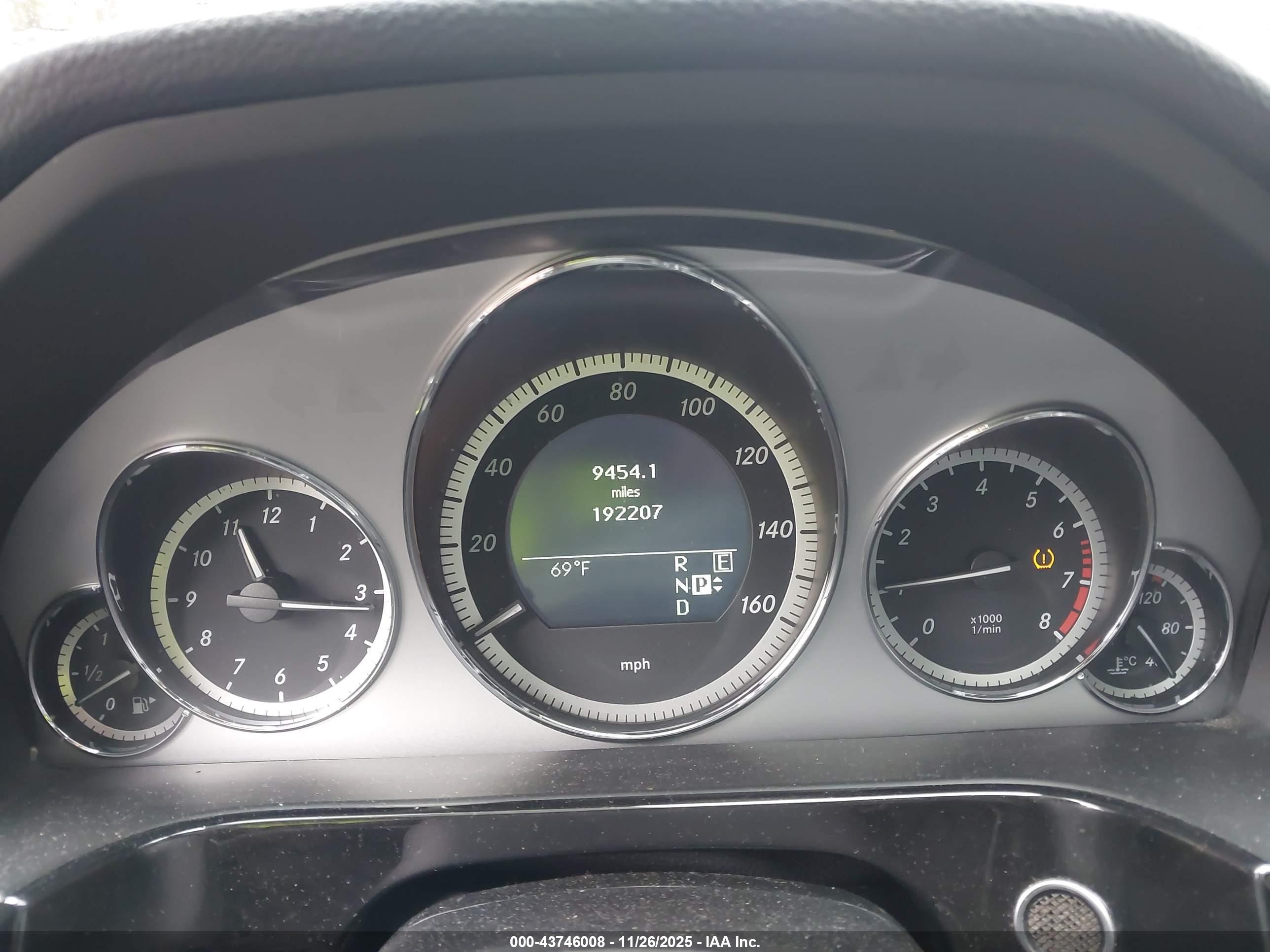 MERCEDES-BENZ E image 7