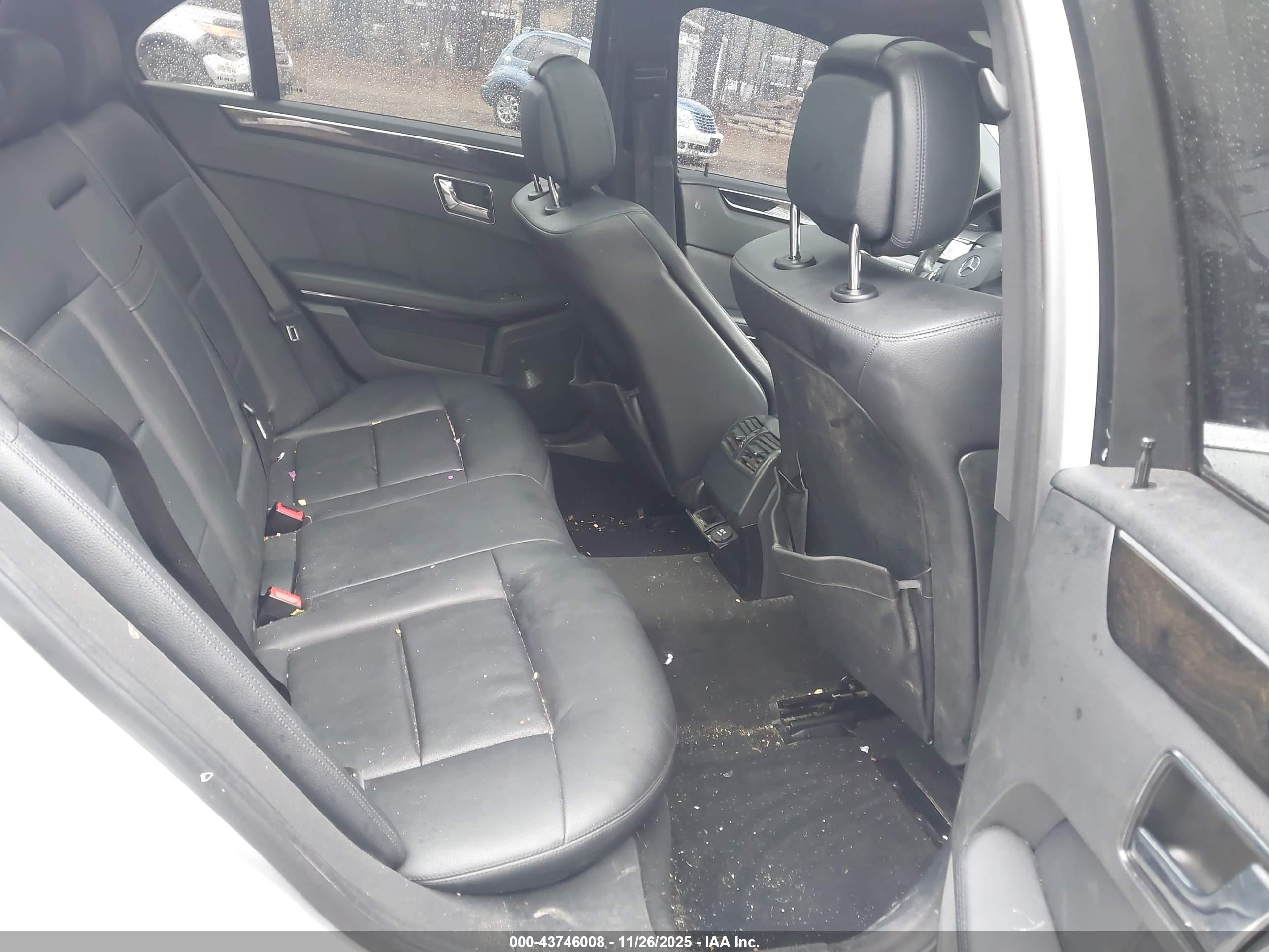 MERCEDES-BENZ E image 8