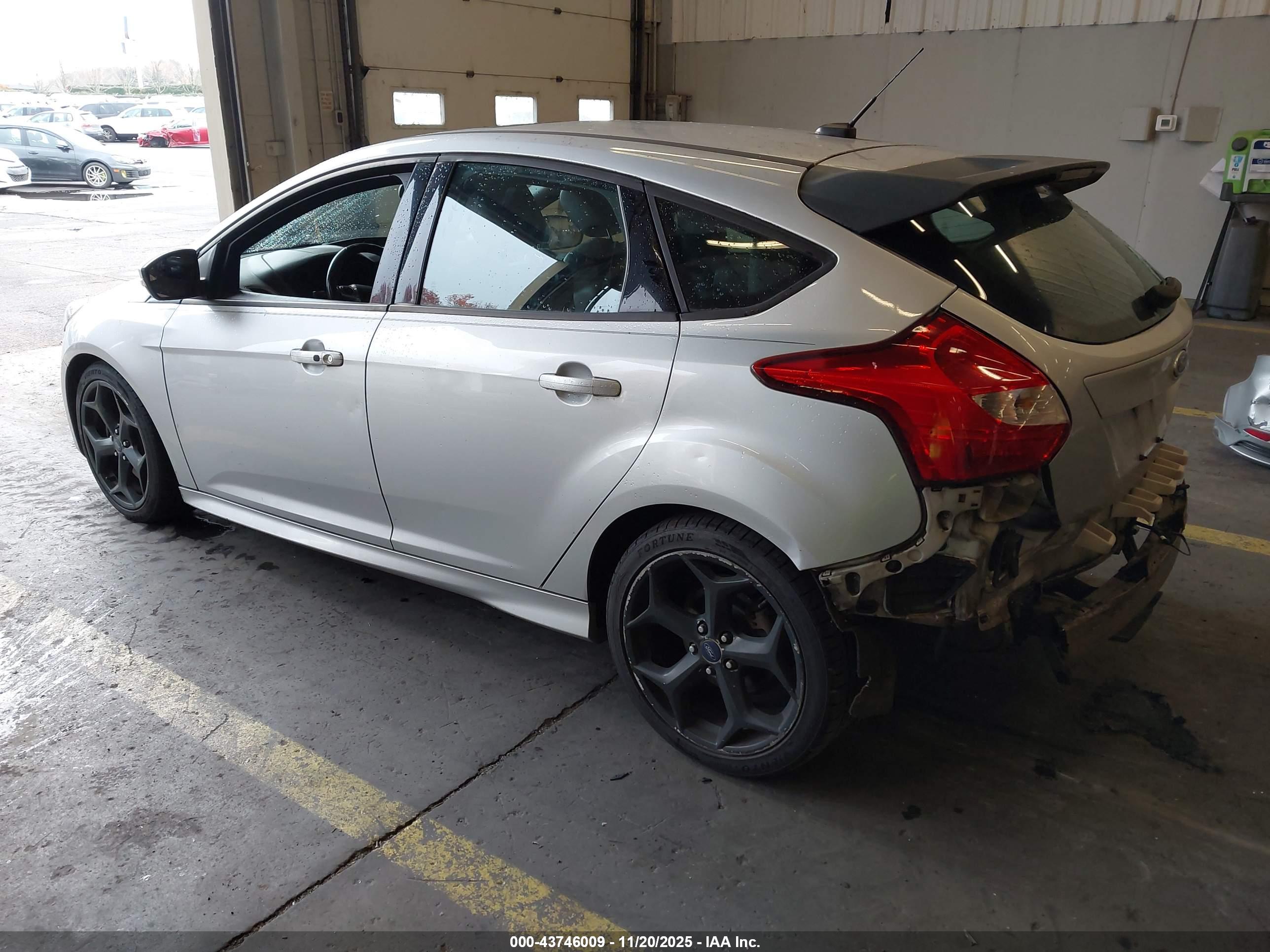 FORD FOCUS image 3