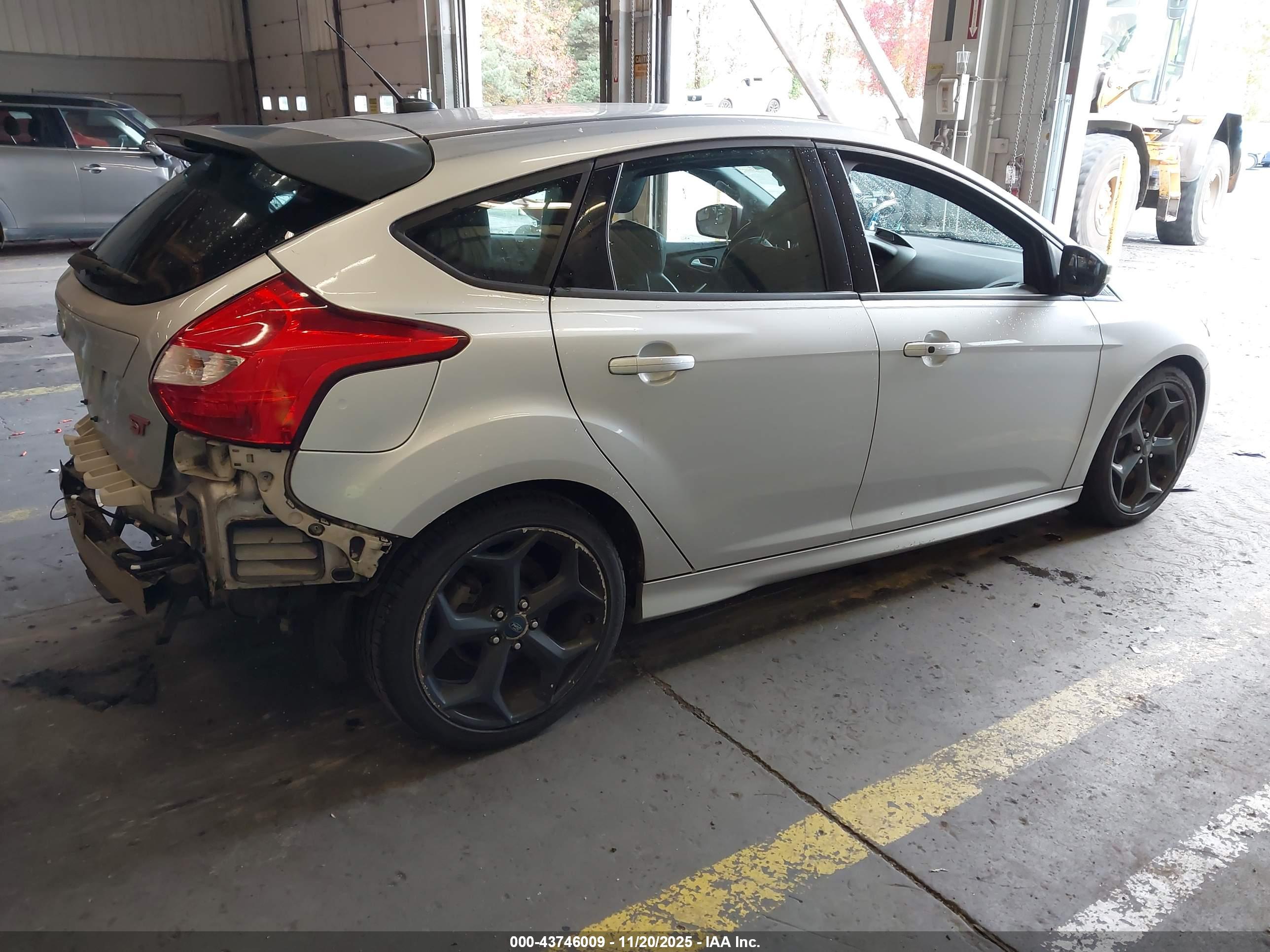 FORD FOCUS image 4