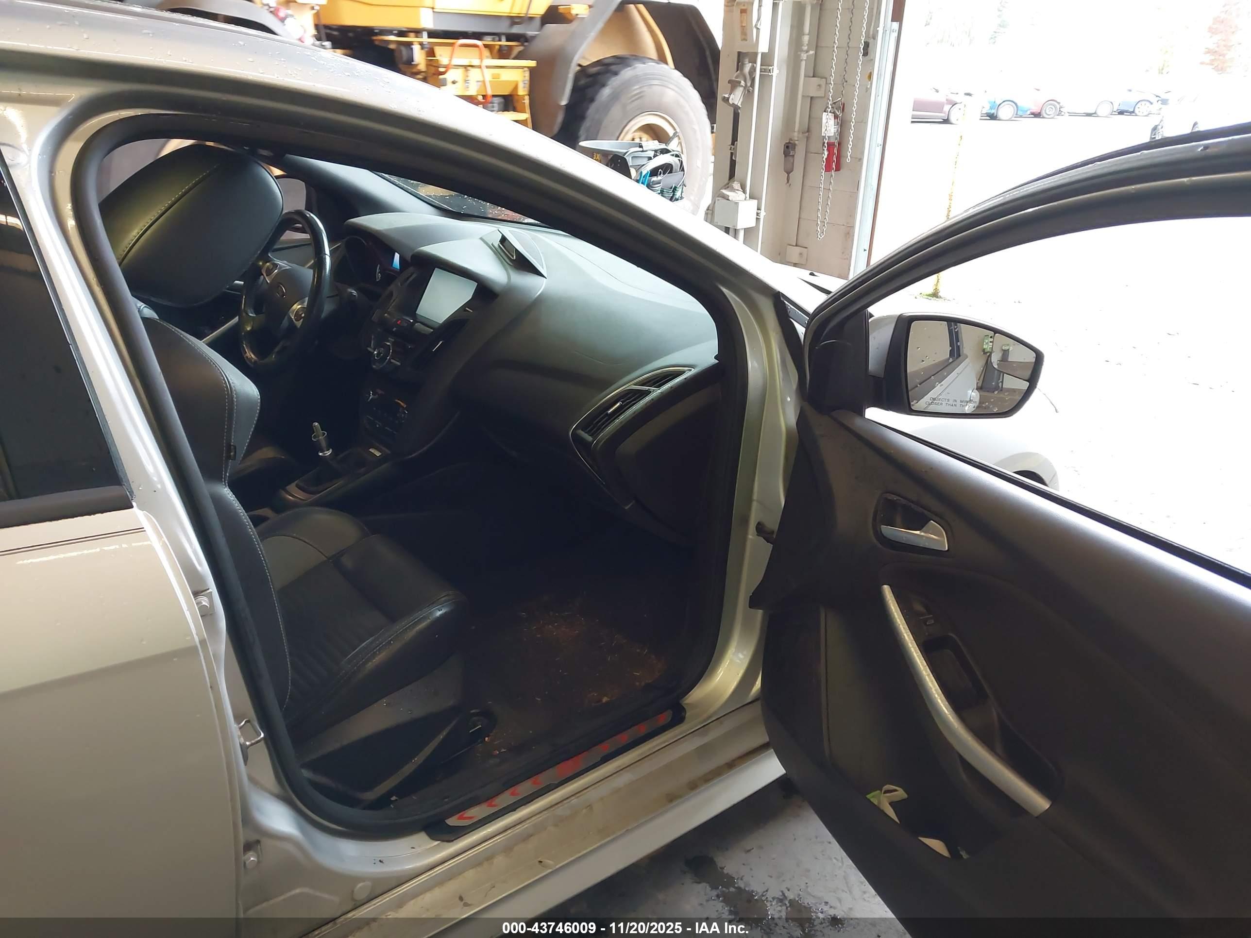 FORD FOCUS image 5