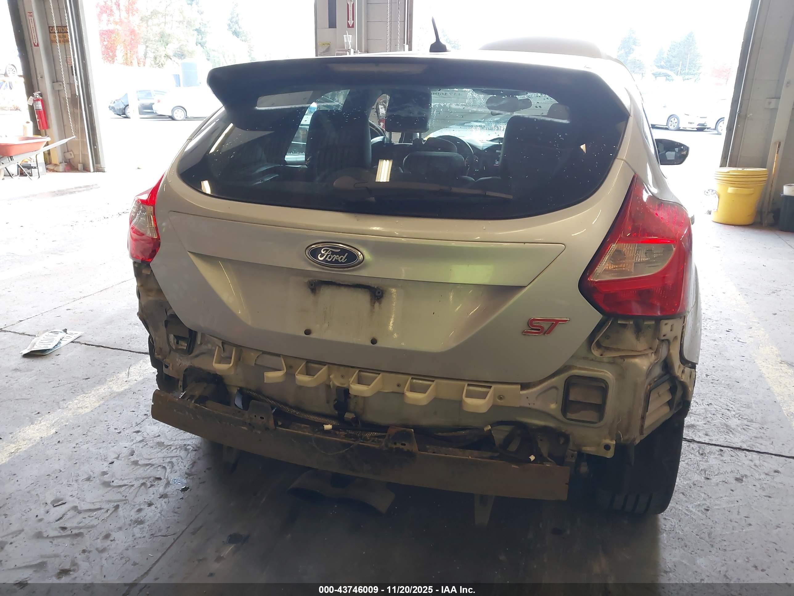 FORD FOCUS image 6