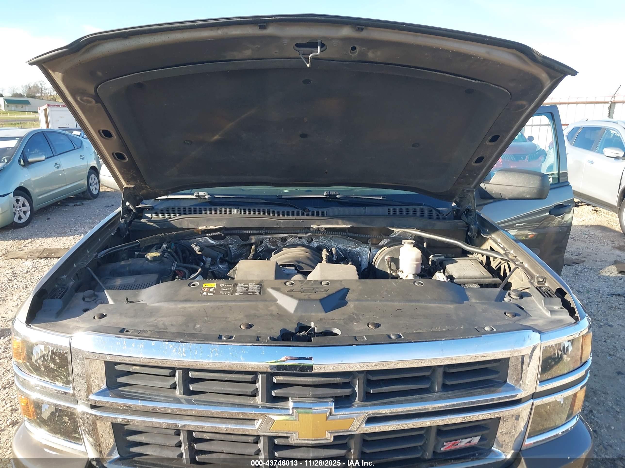 CHEVROLET SILVERADO image 10