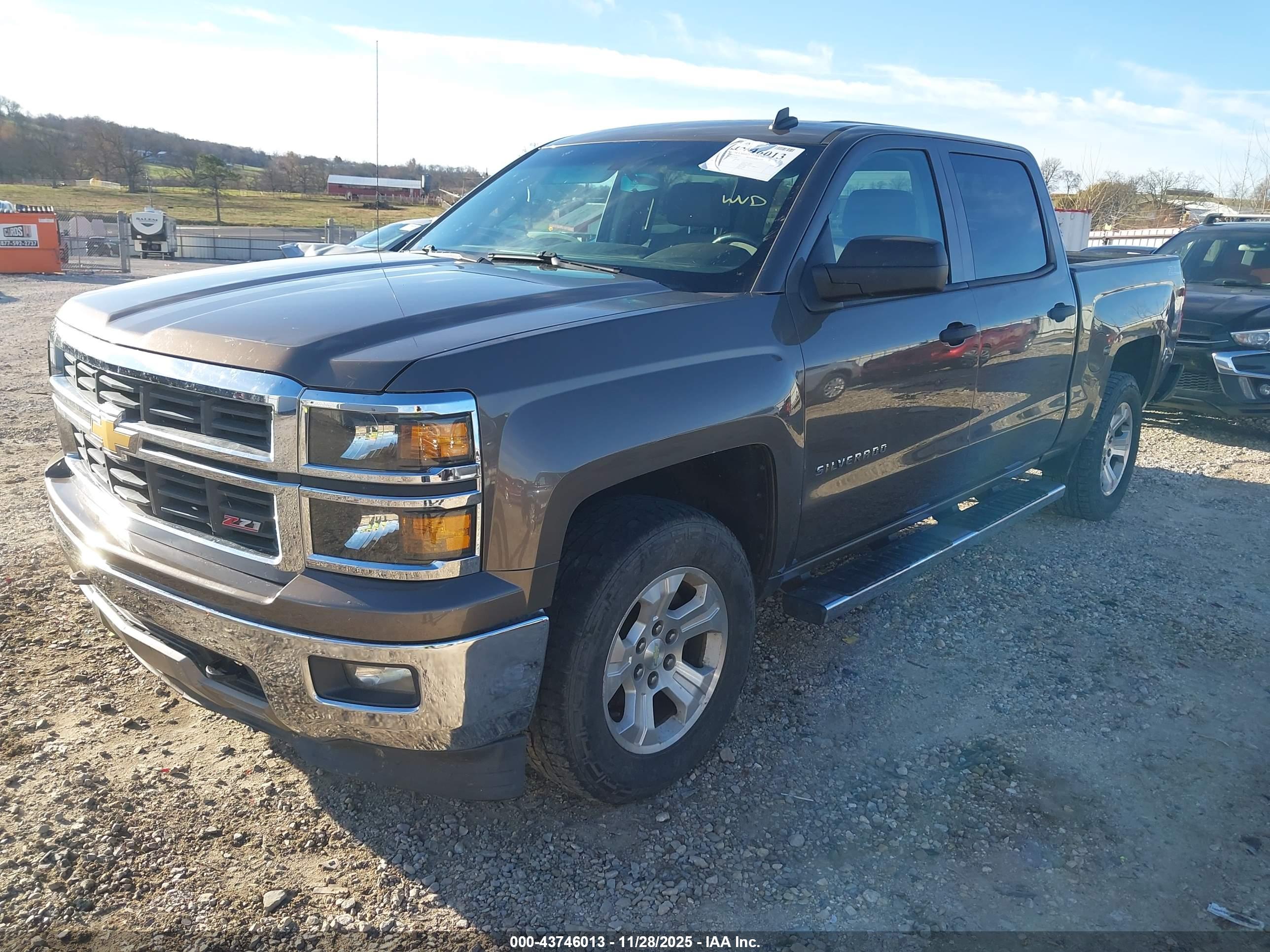 CHEVROLET SILVERADO image 2