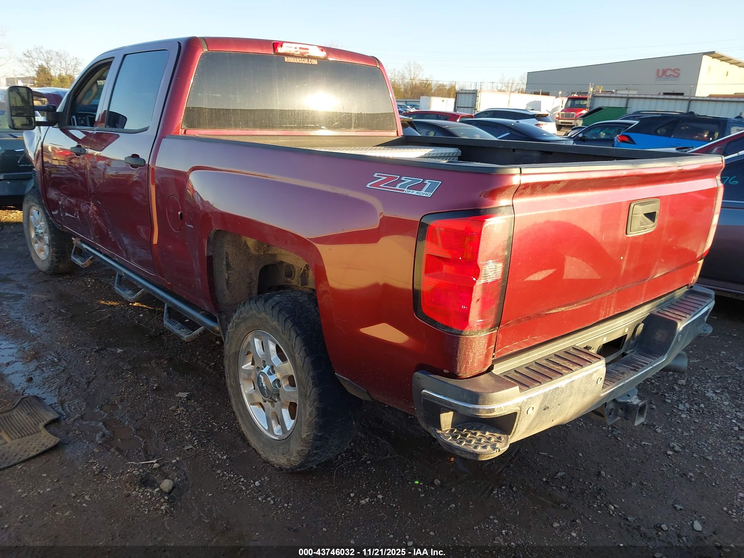 CHEVROLET SILVERADO image 3