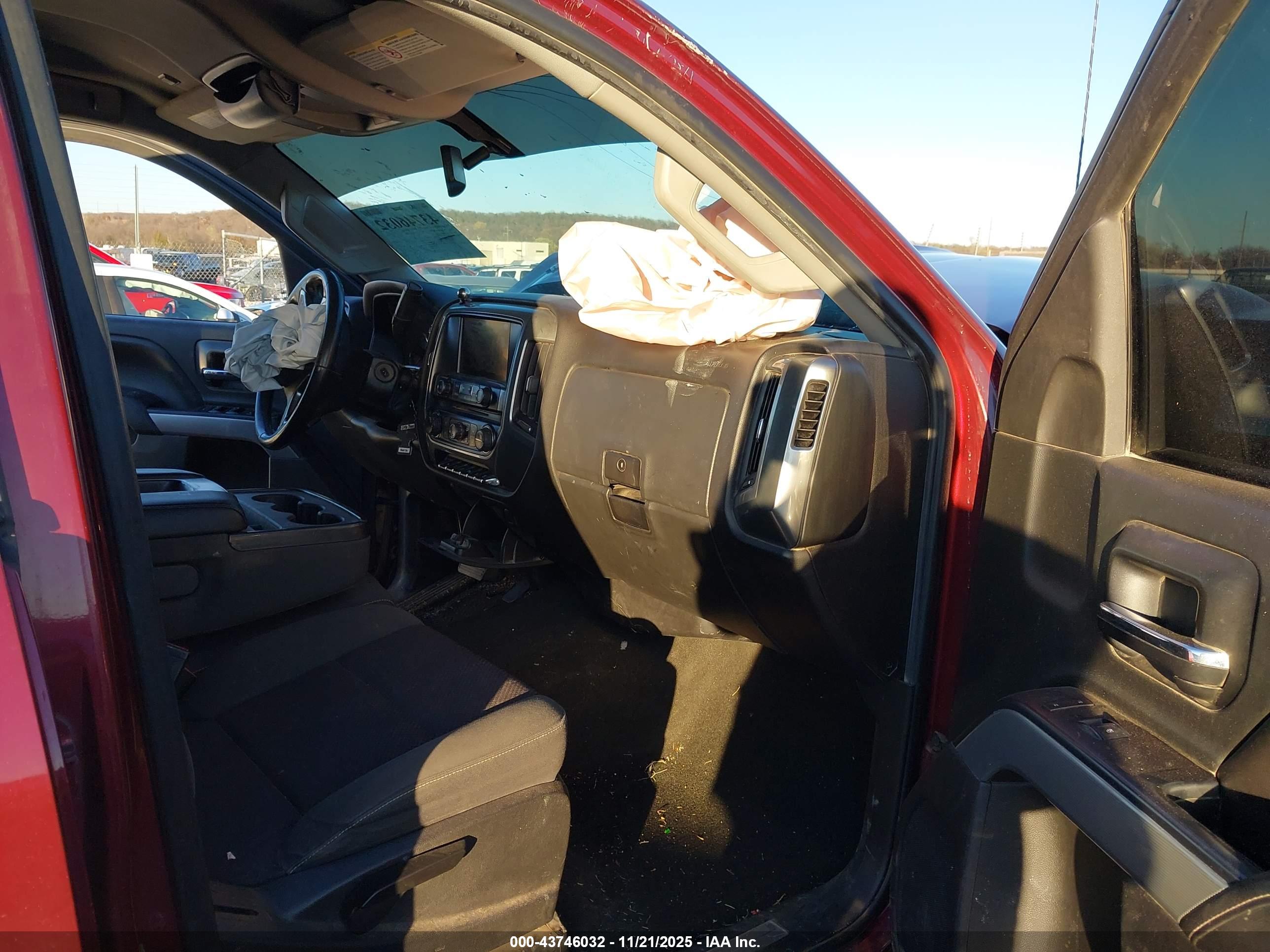 CHEVROLET SILVERADO image 5