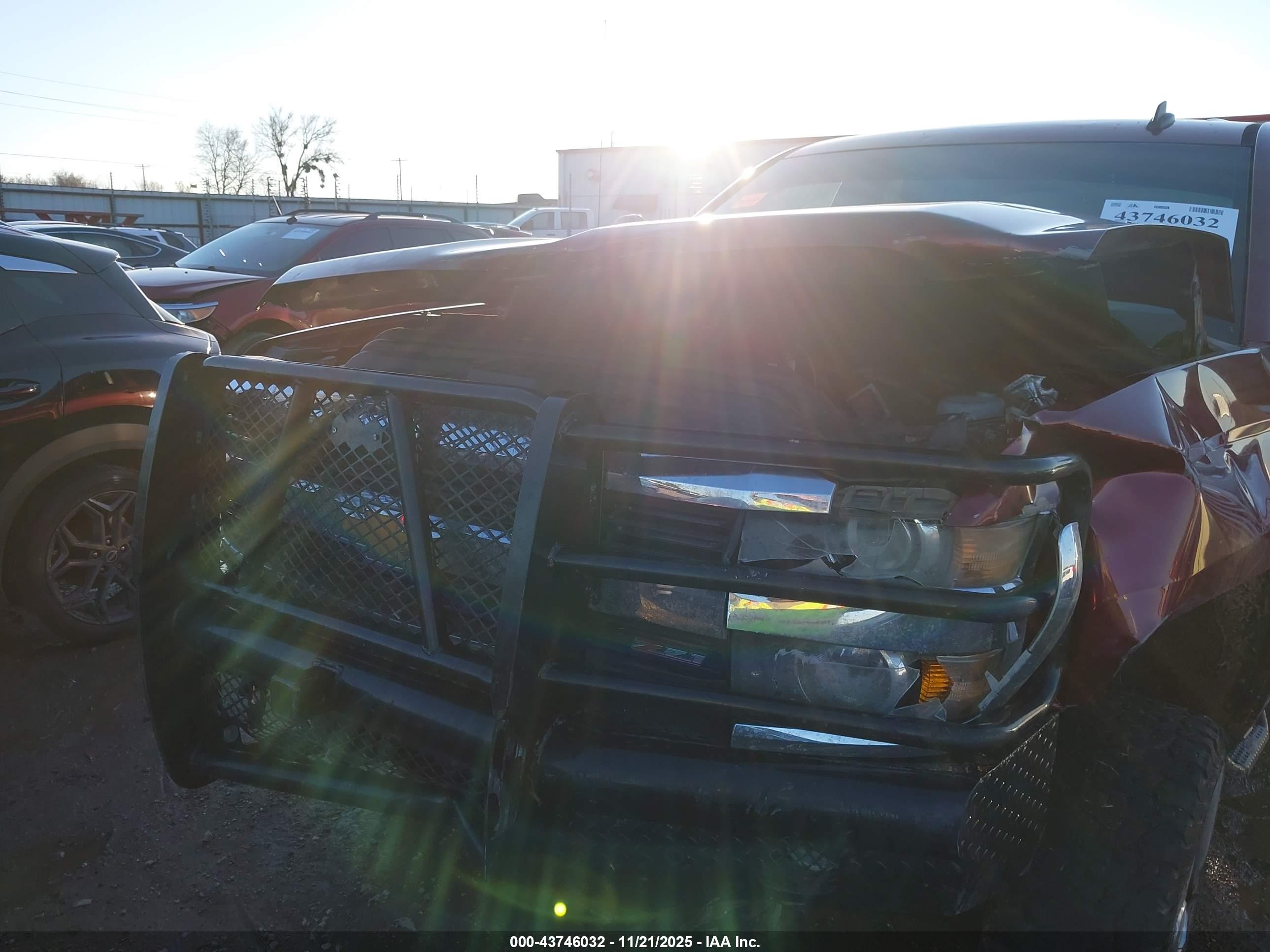 CHEVROLET SILVERADO image 6