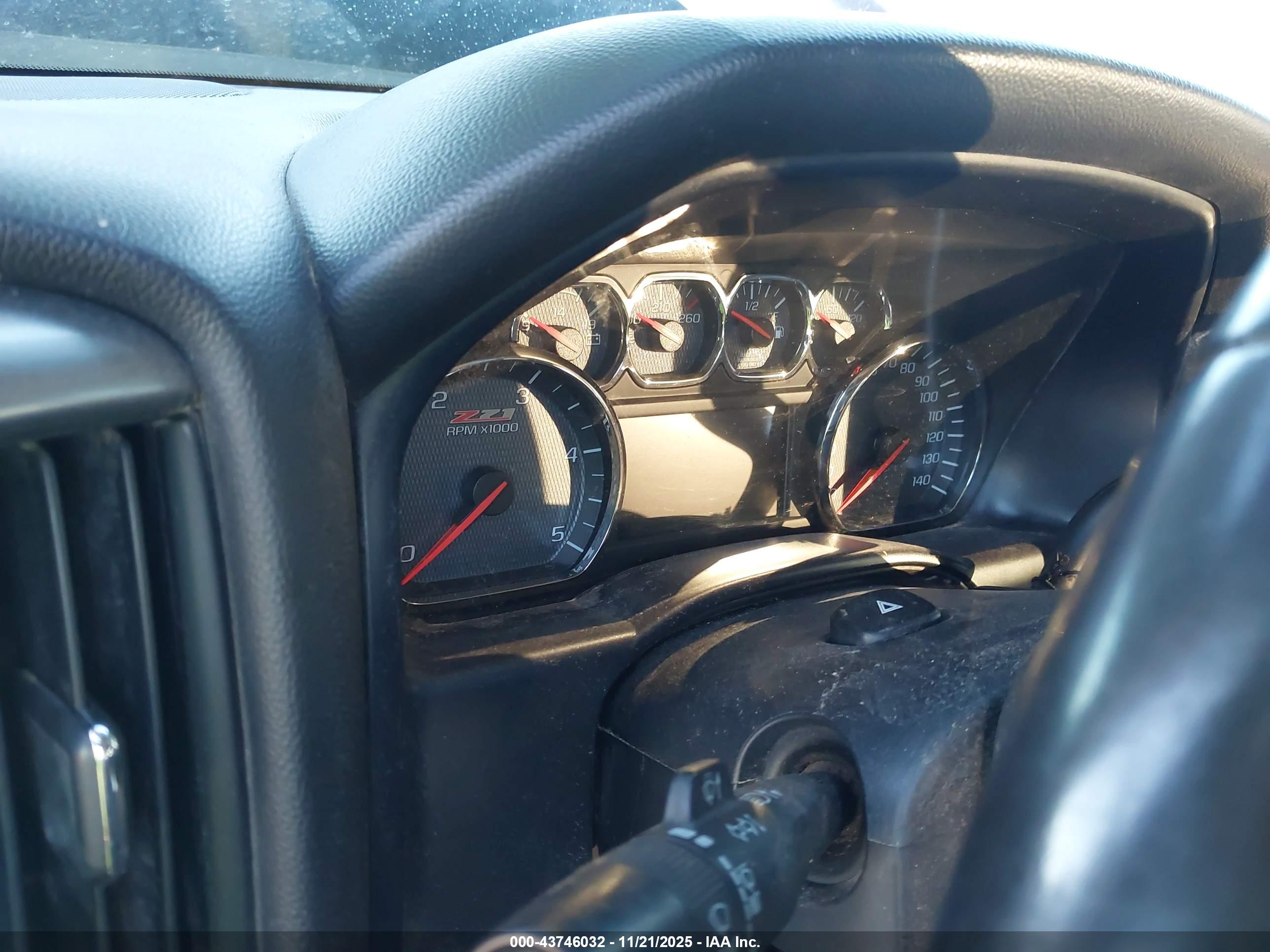 CHEVROLET SILVERADO image 7