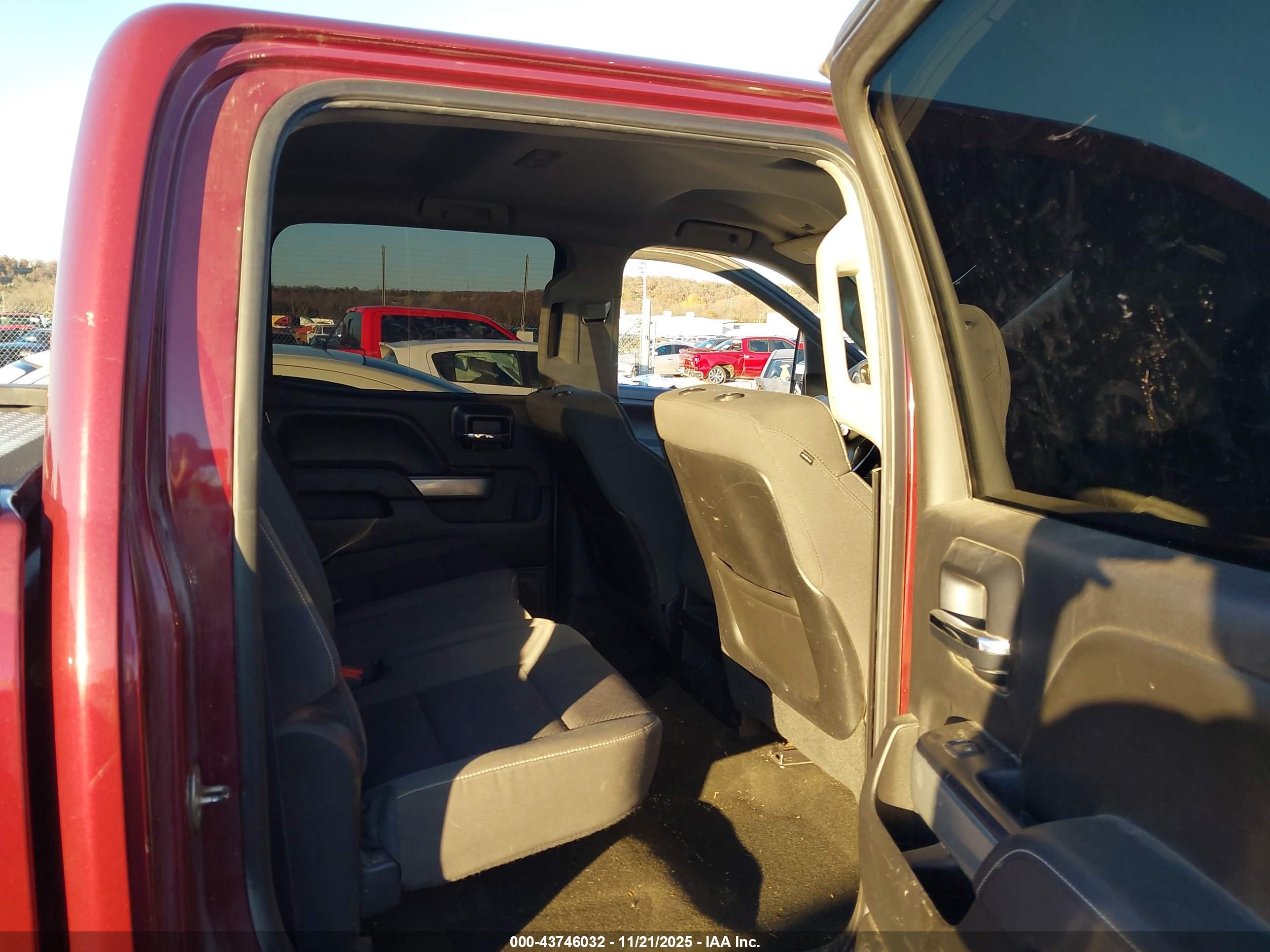 CHEVROLET SILVERADO image 8
