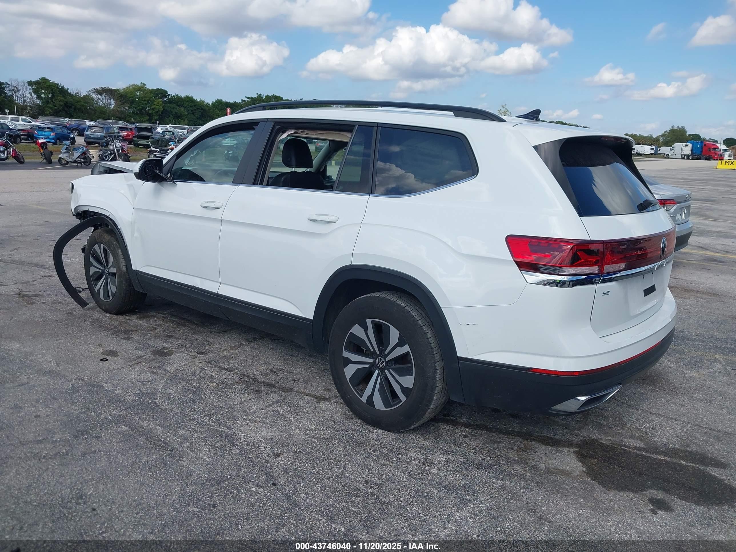 VOLKSWAGEN ATLAS image 3