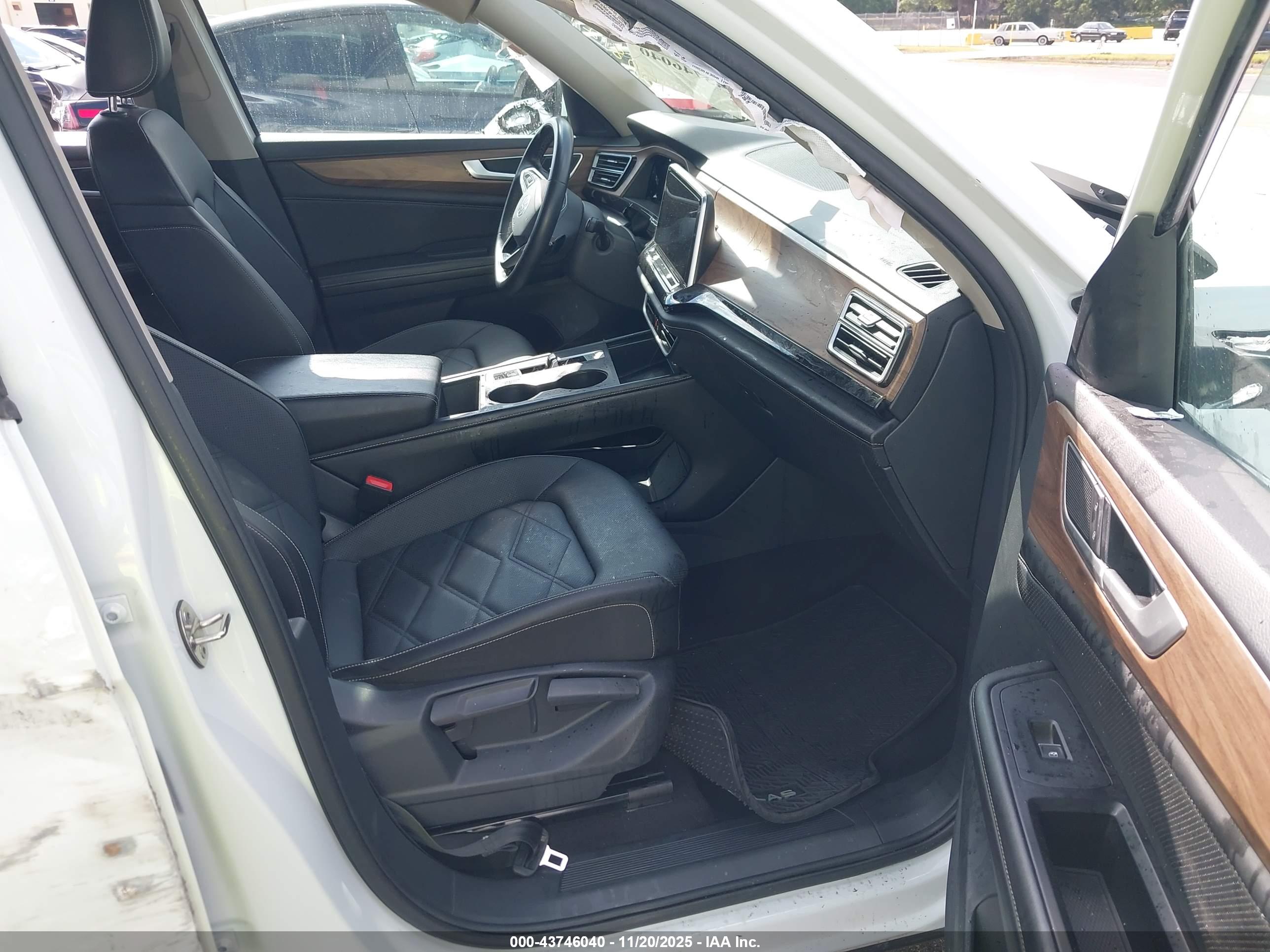 VOLKSWAGEN ATLAS image 5