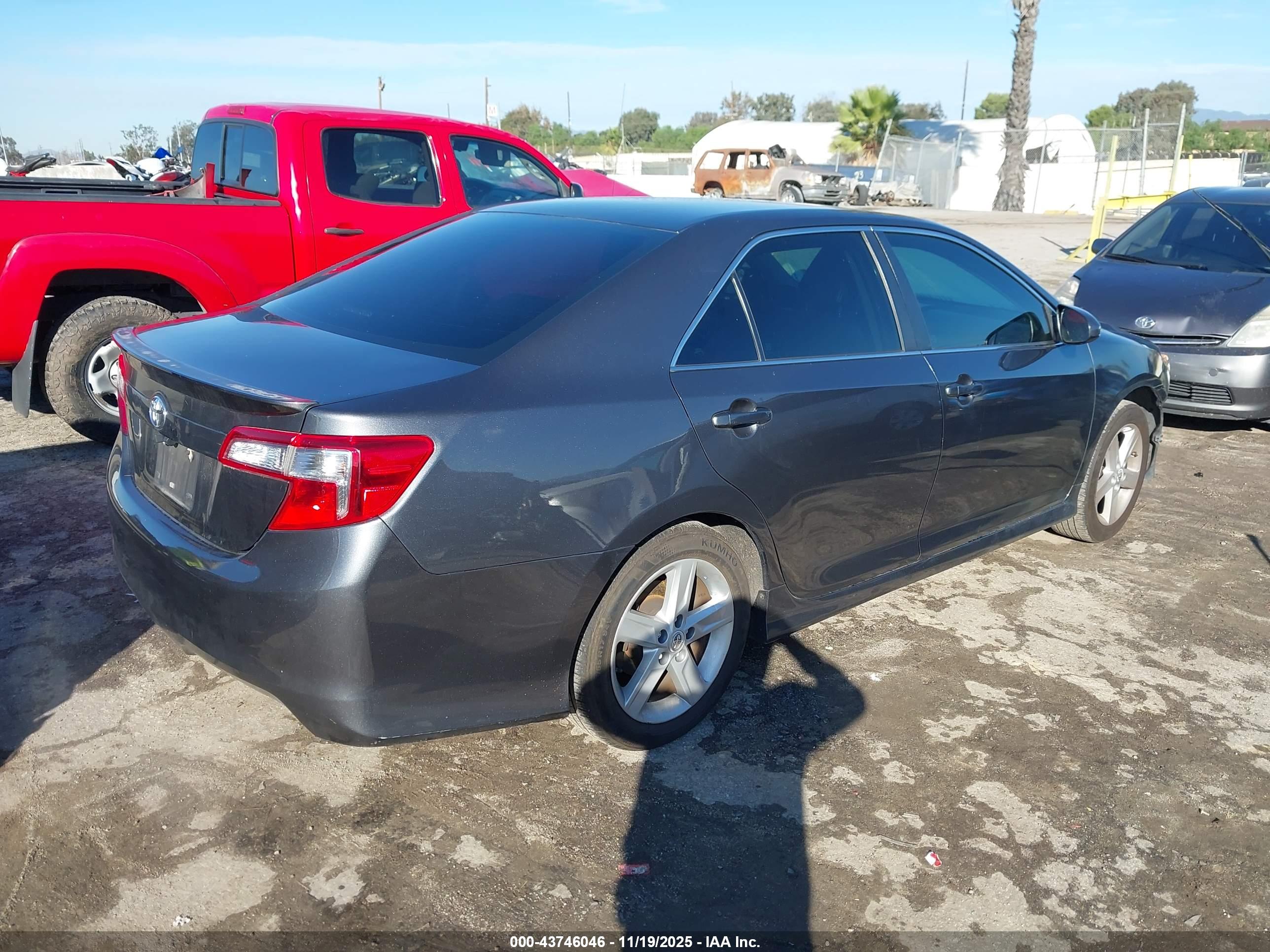 TOYOTA CAMRY image 4